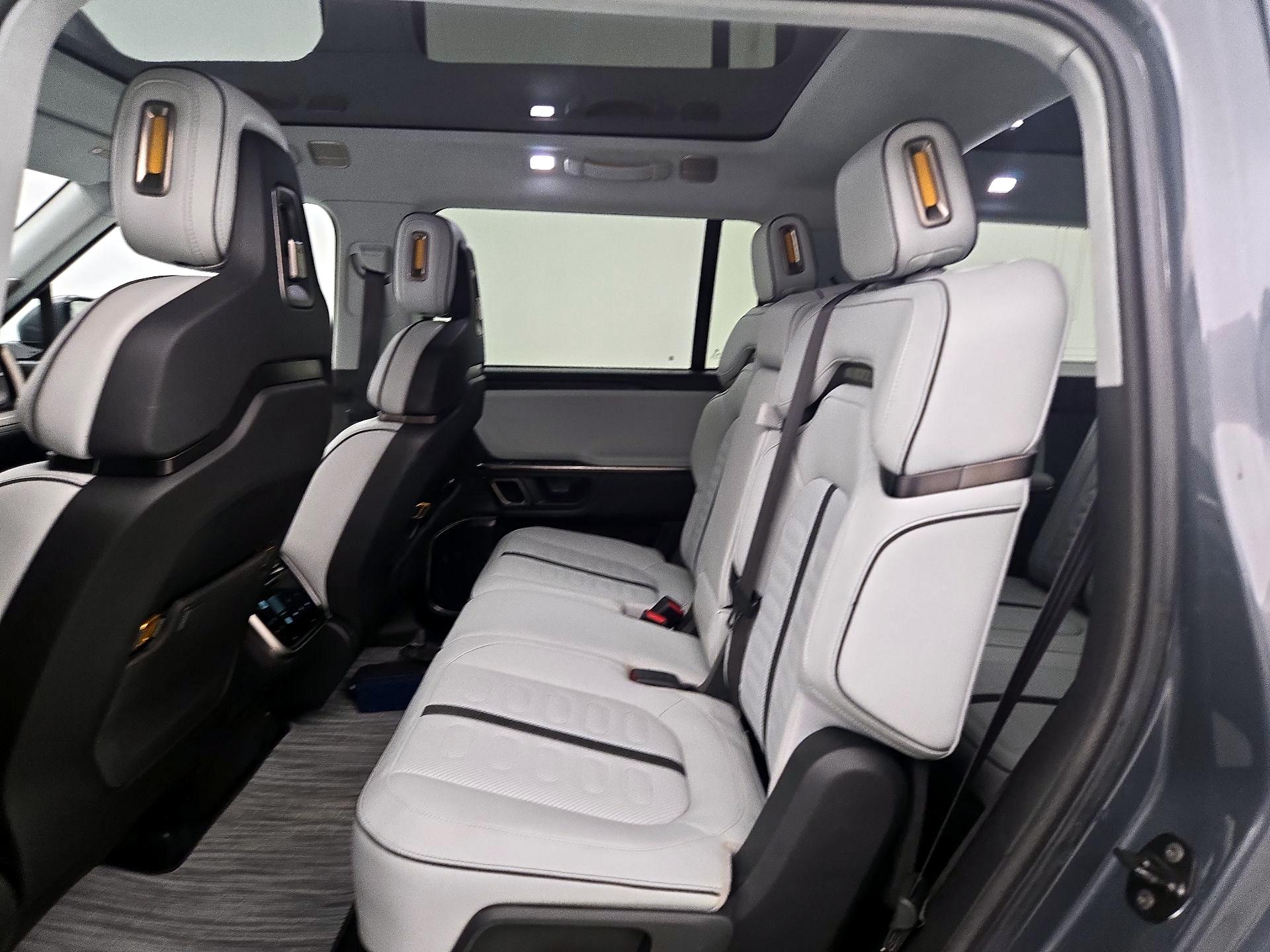 Thumbnail: 2024 Rivian R1S - 20