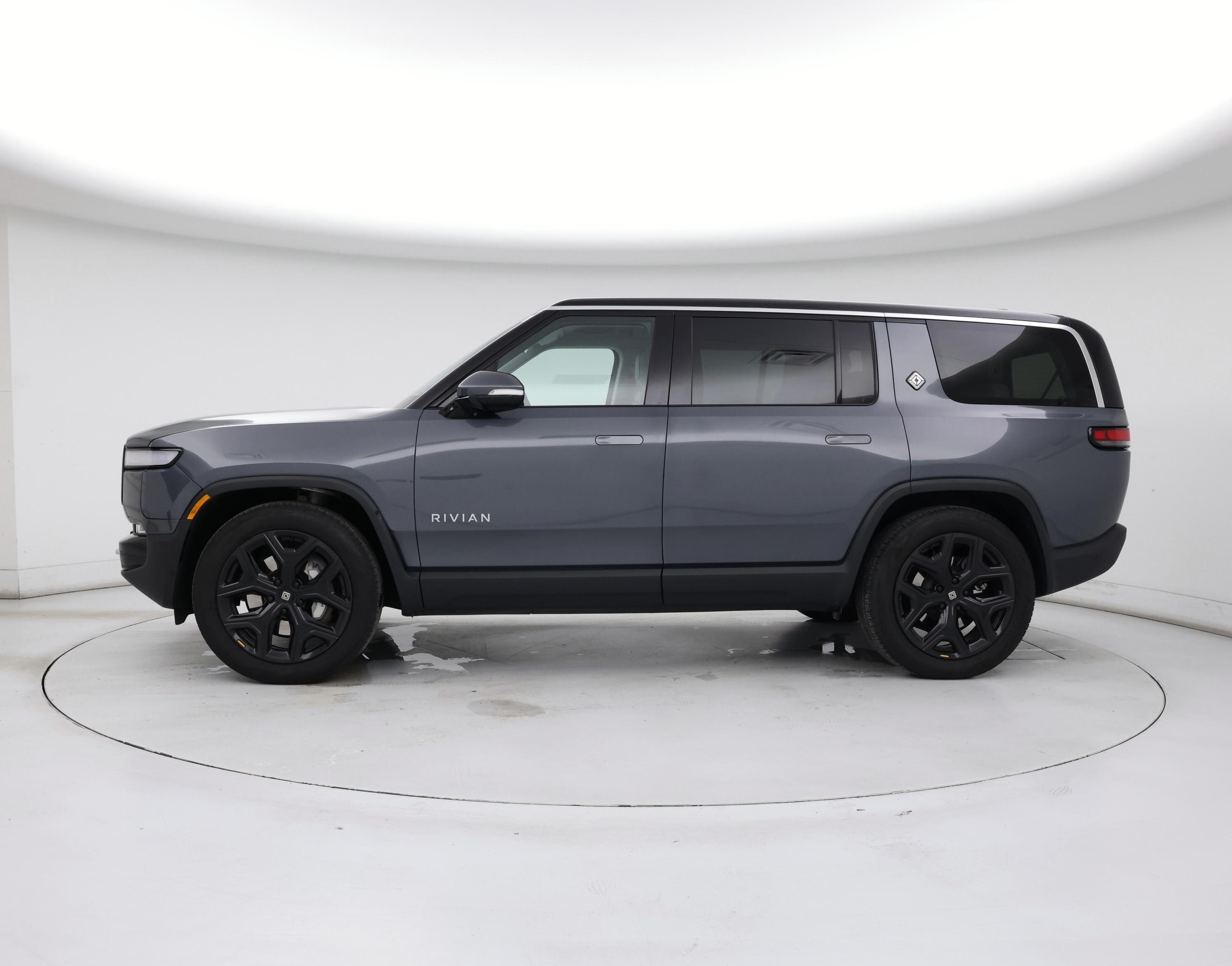 Thumbnail: 2024 Rivian R1S - 3