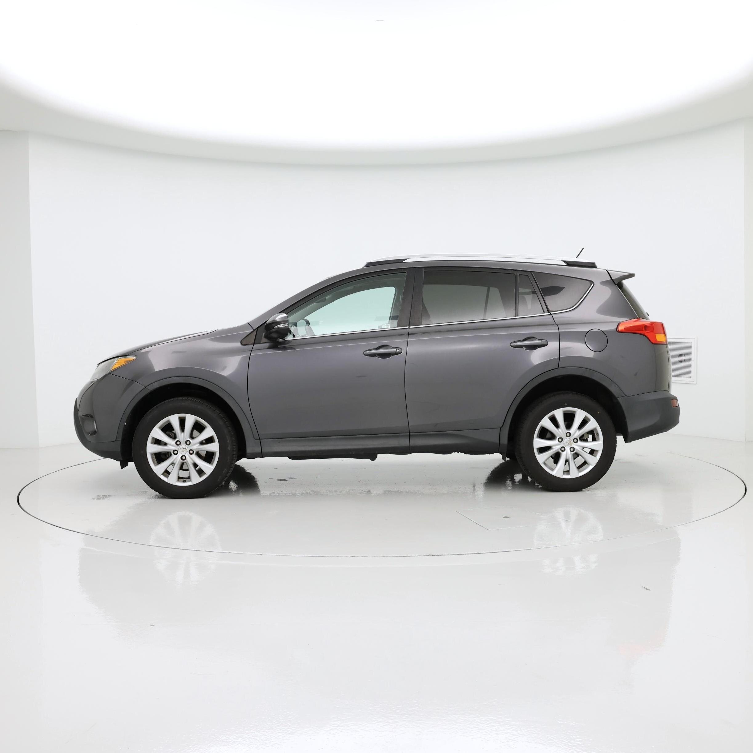 Thumbnail: 2014 Toyota RAV4 - 3