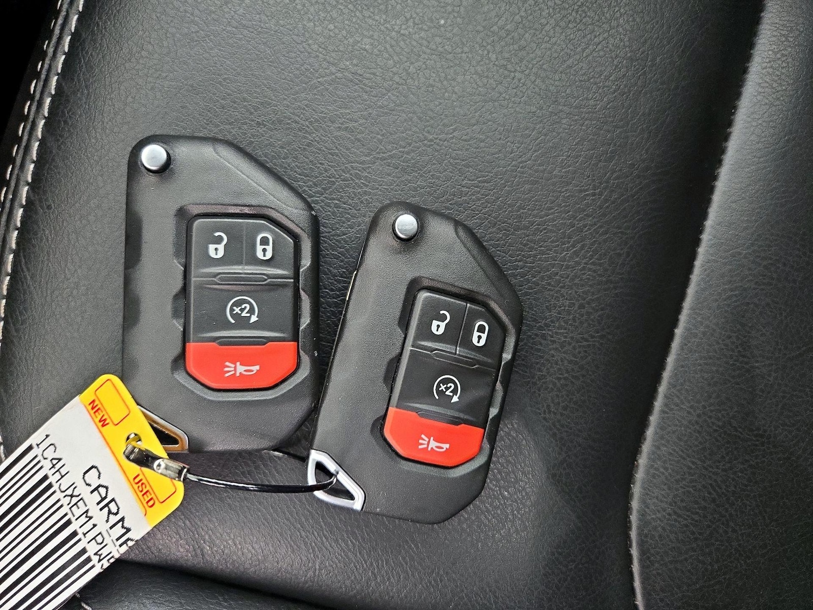 2023 Jeep Wrangler 4-Door Sahara - Photo 25