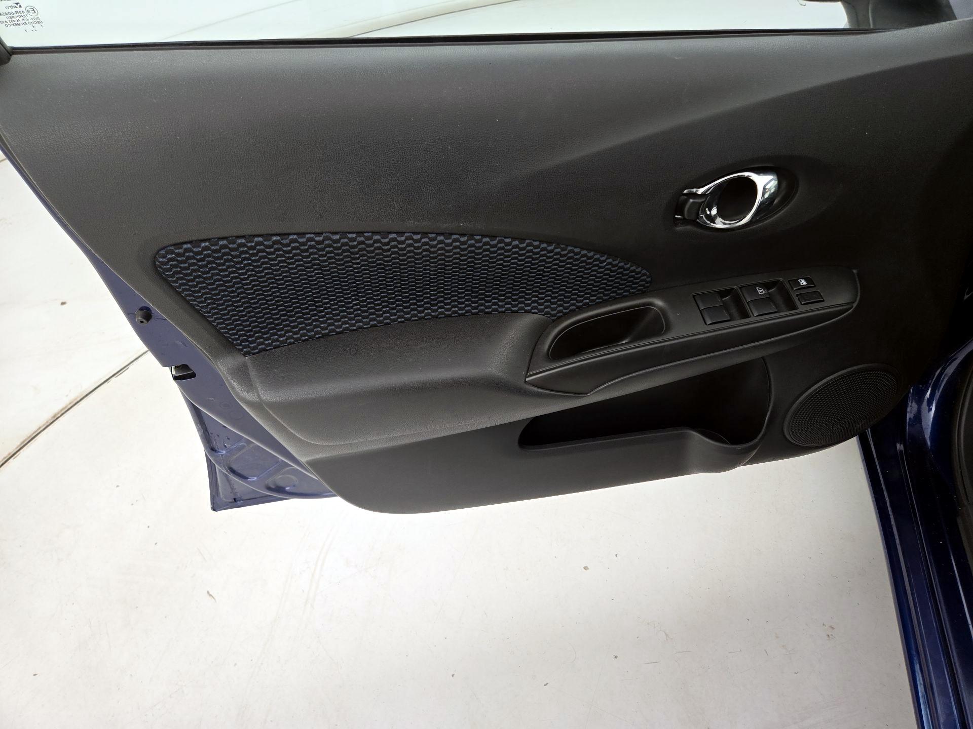 Thumbnail: 2017 Nissan Versa Note - 12