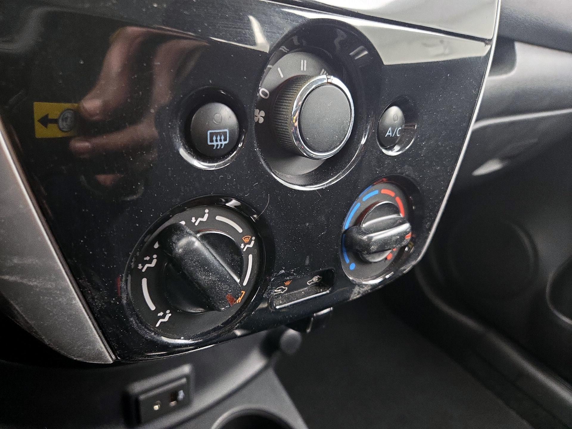 Thumbnail: 2017 Nissan Versa Note - 16