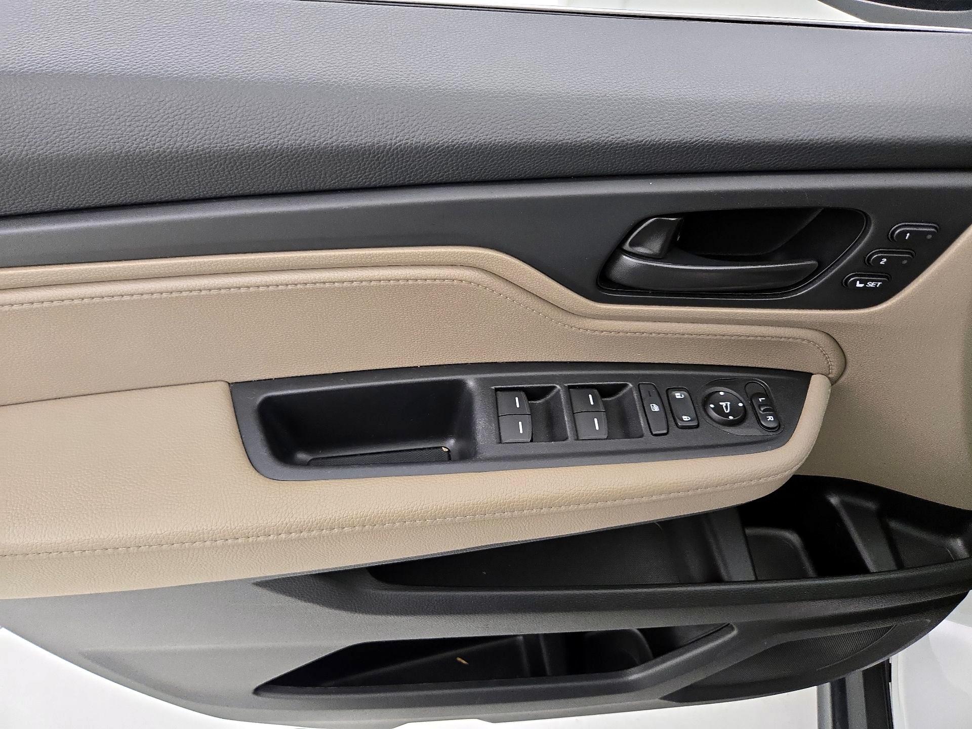 Thumbnail: 2021 Honda Odyssey - 12