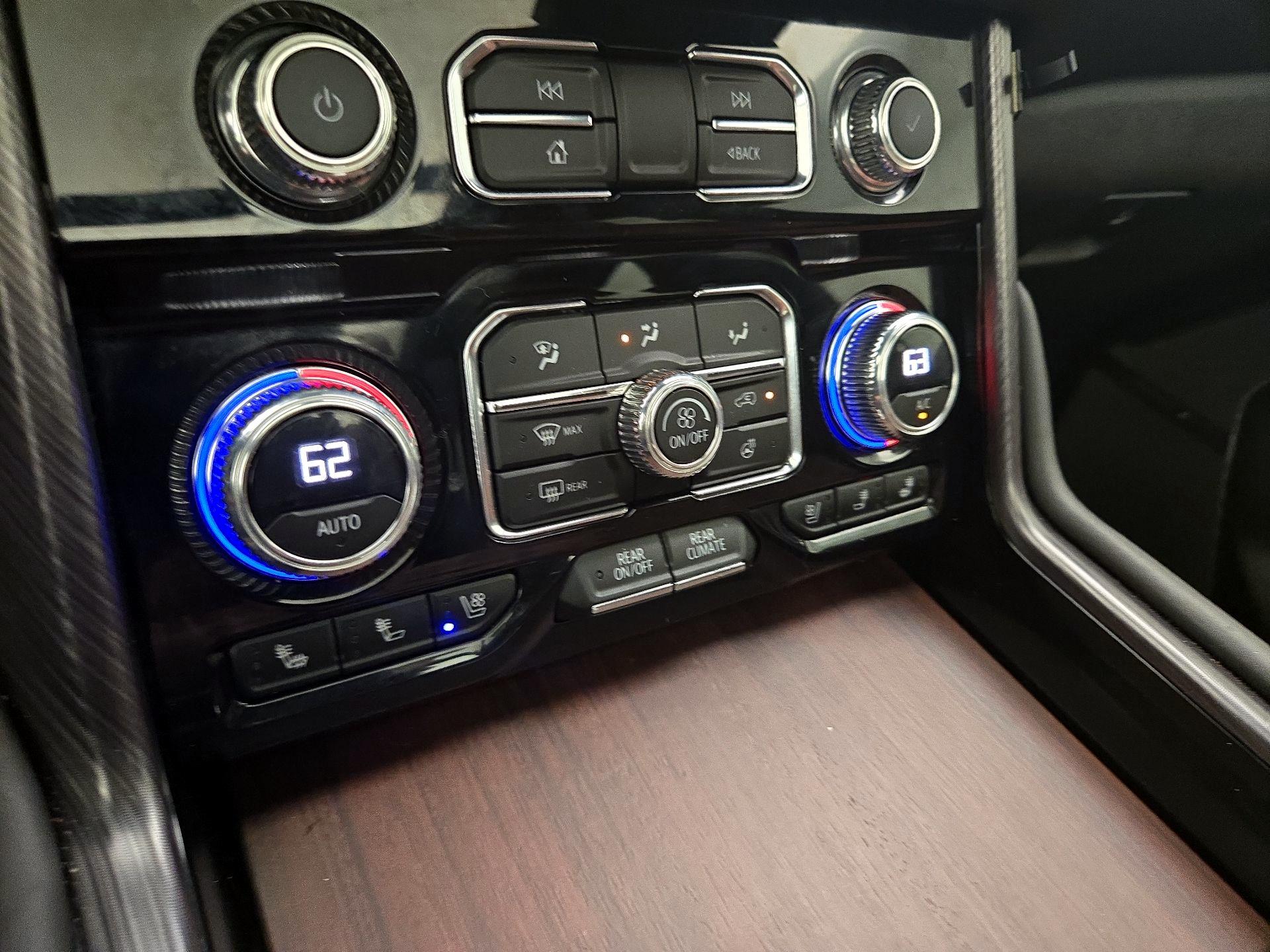 Thumbnail: 2023 GMC Yukon - 17