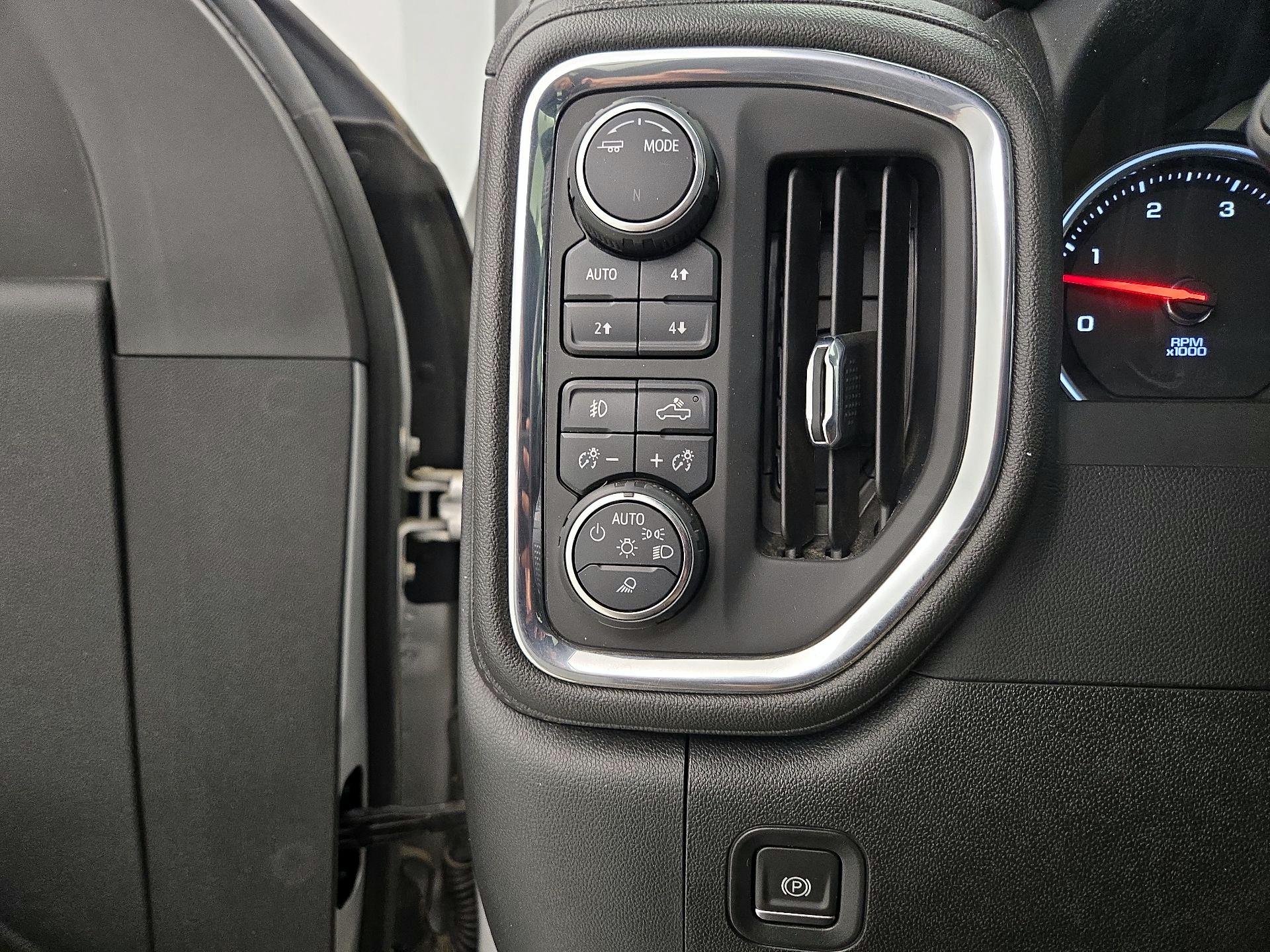 Thumbnail: 2023 Chevrolet Silverado 3500 - 13