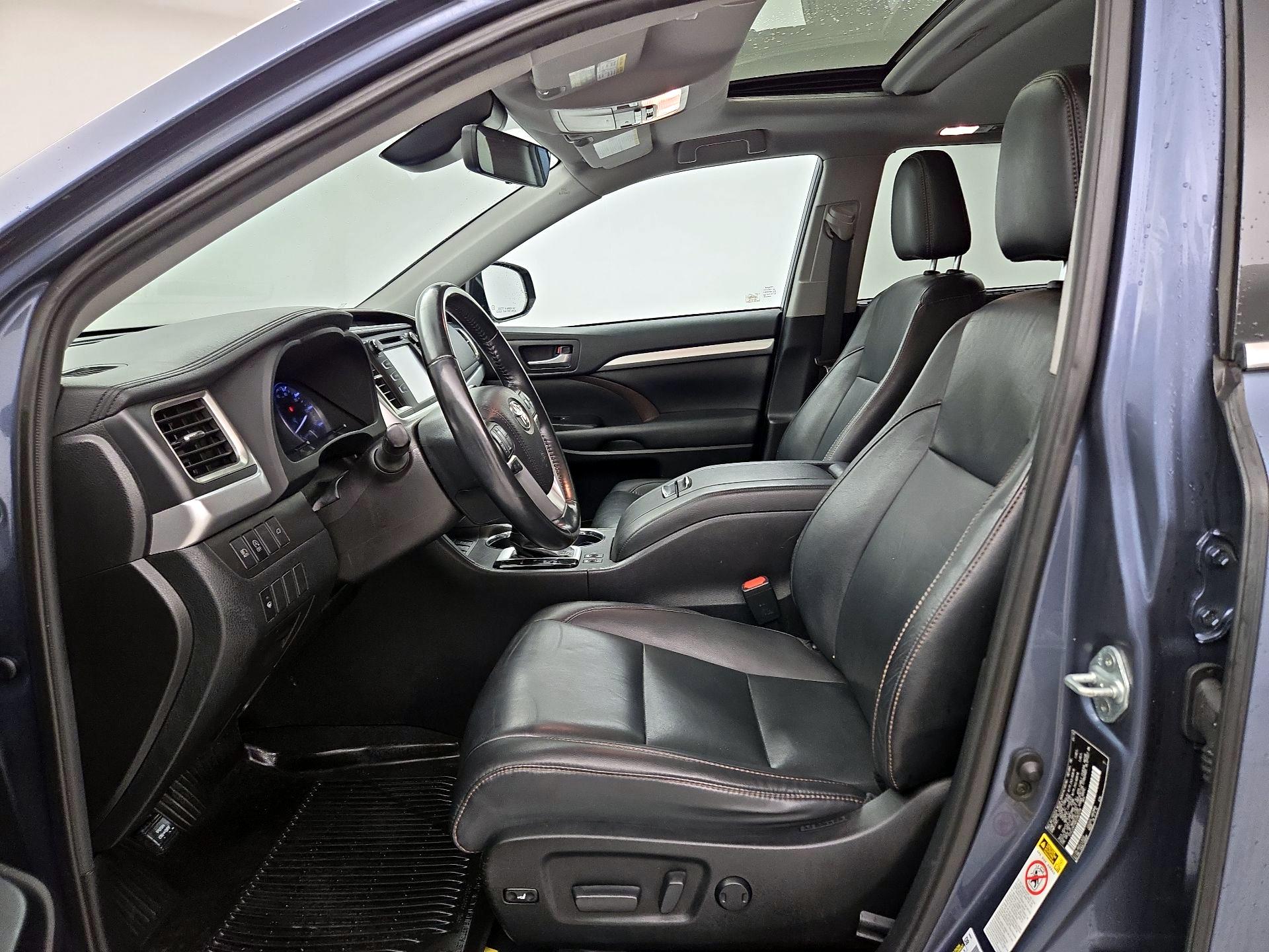 Thumbnail: 2019 Toyota Highlander - 11