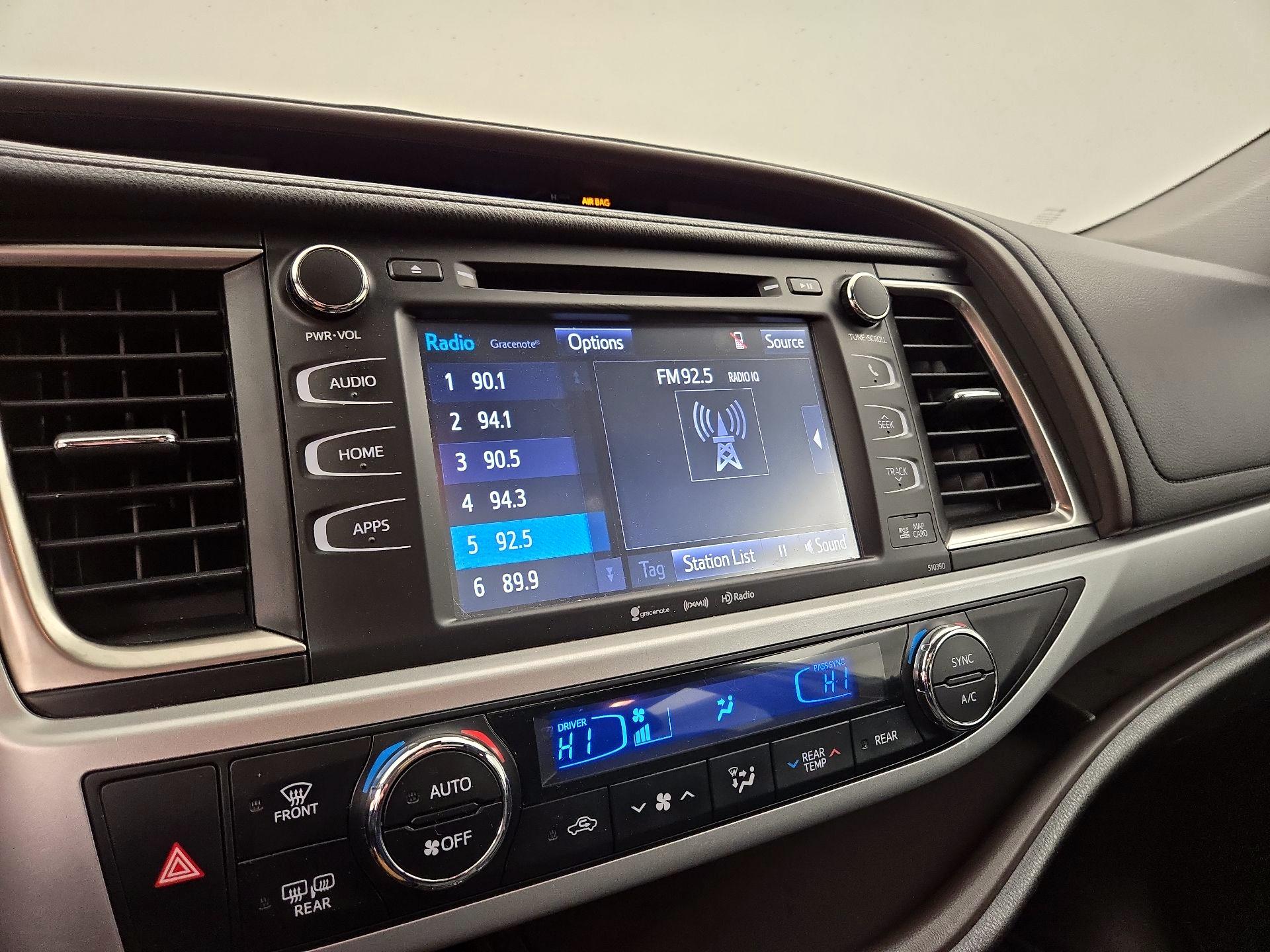 Thumbnail: 2019 Toyota Highlander - 16