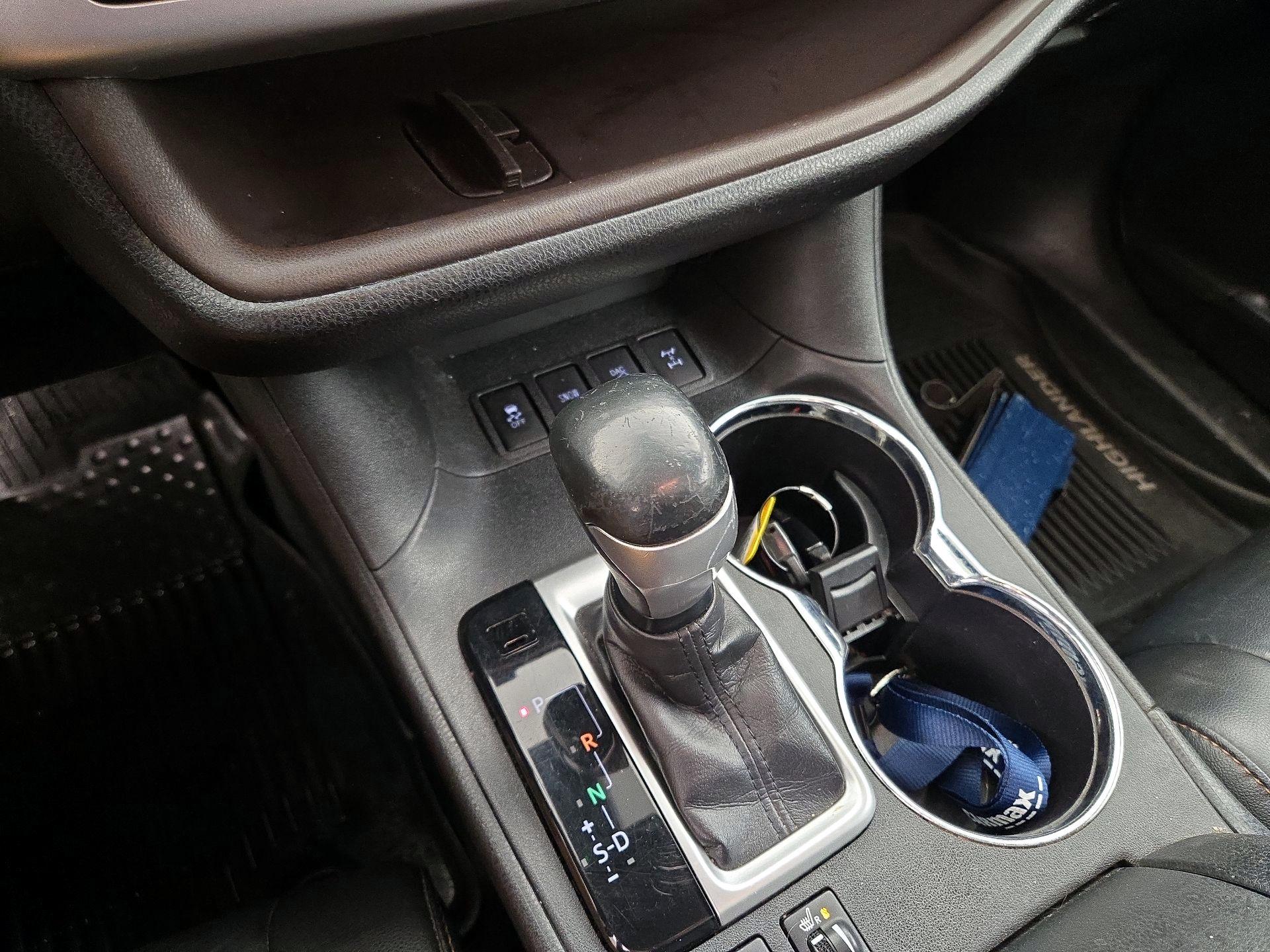 Thumbnail: 2019 Toyota Highlander - 18