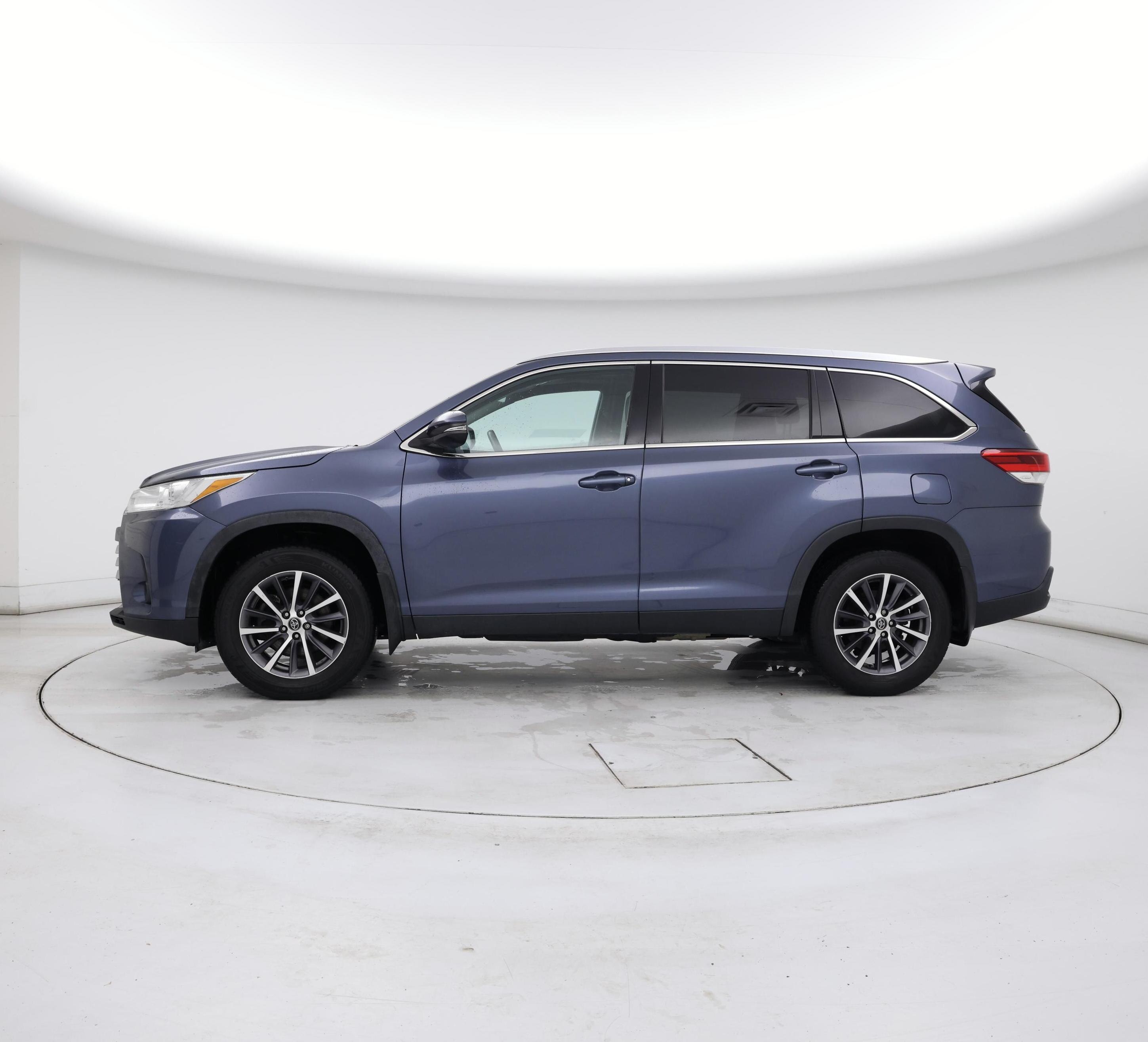 Thumbnail: 2019 Toyota Highlander - 3