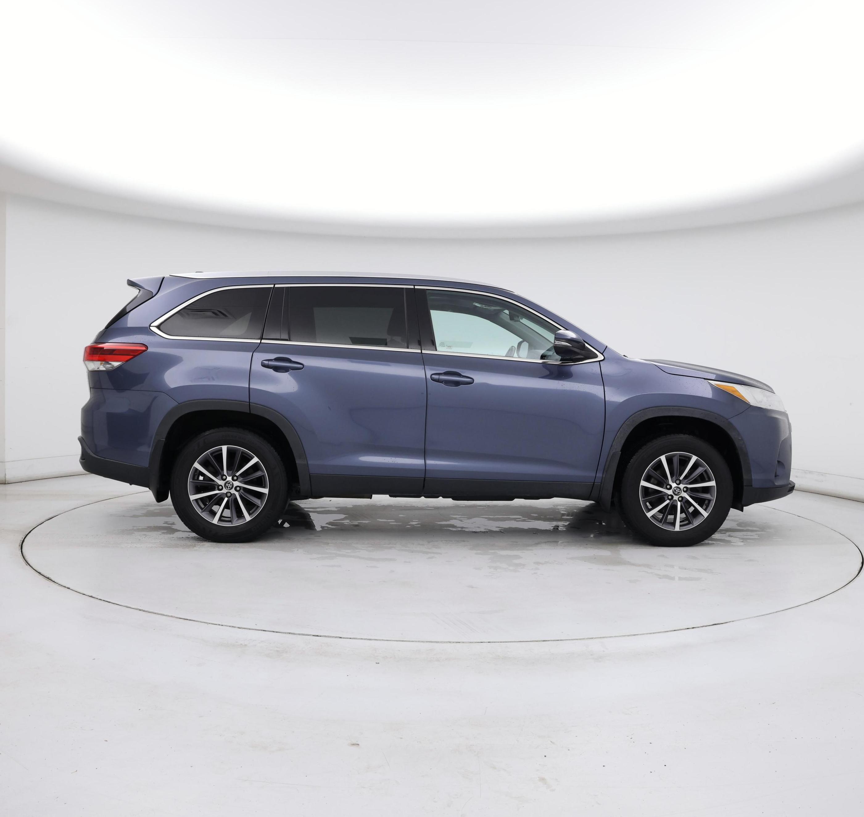 Thumbnail: 2019 Toyota Highlander - 7