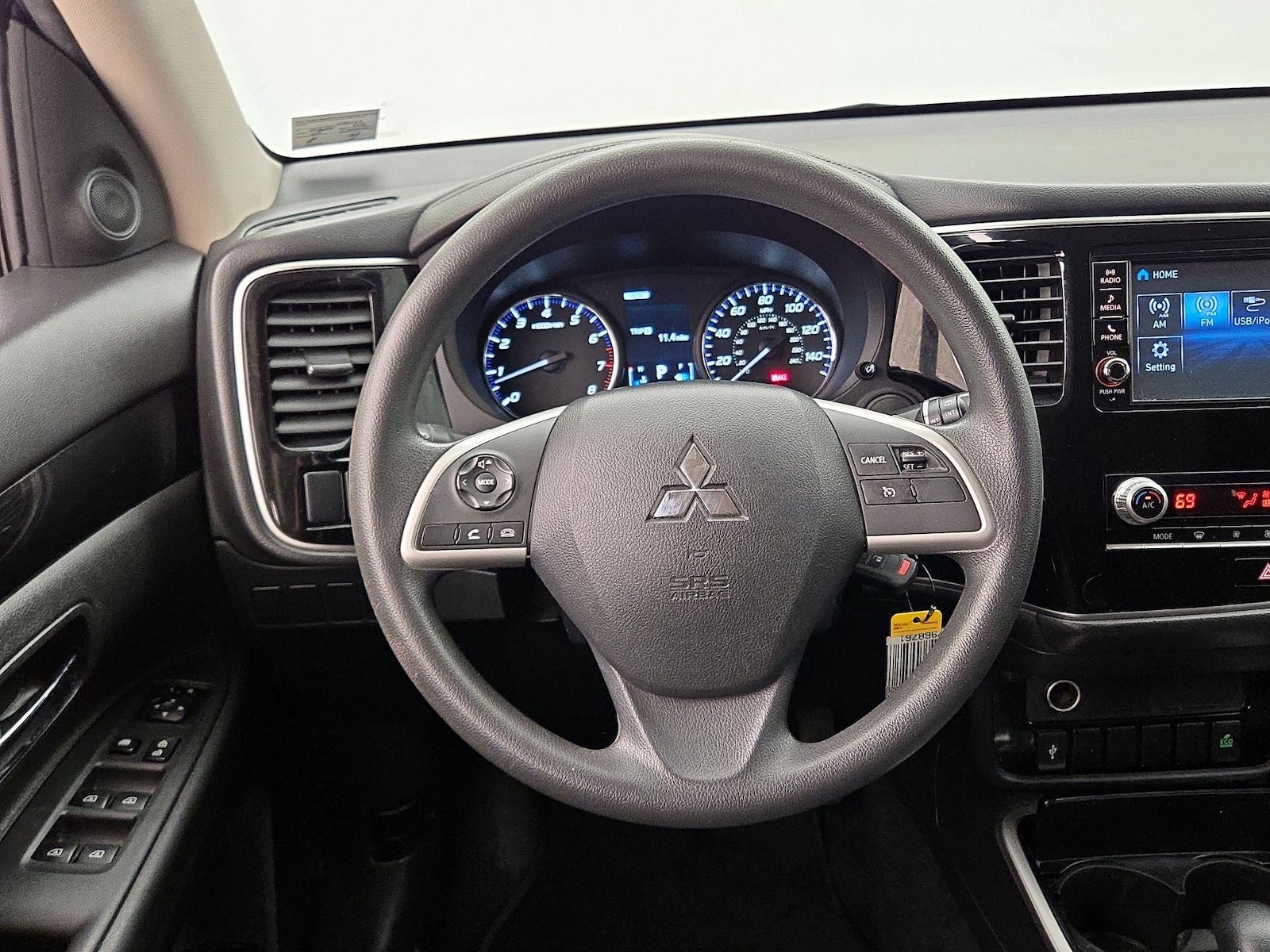 2020 Mitsubishi Outlander ES - Photo 11