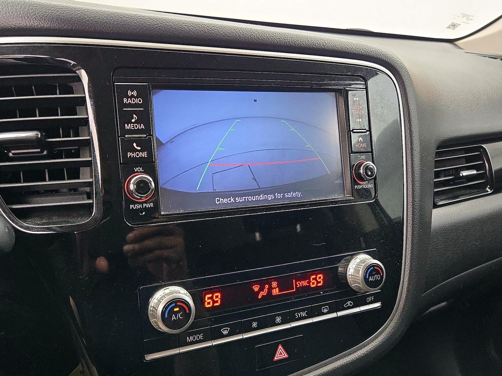 2020 Mitsubishi Outlander ES - Photo 15