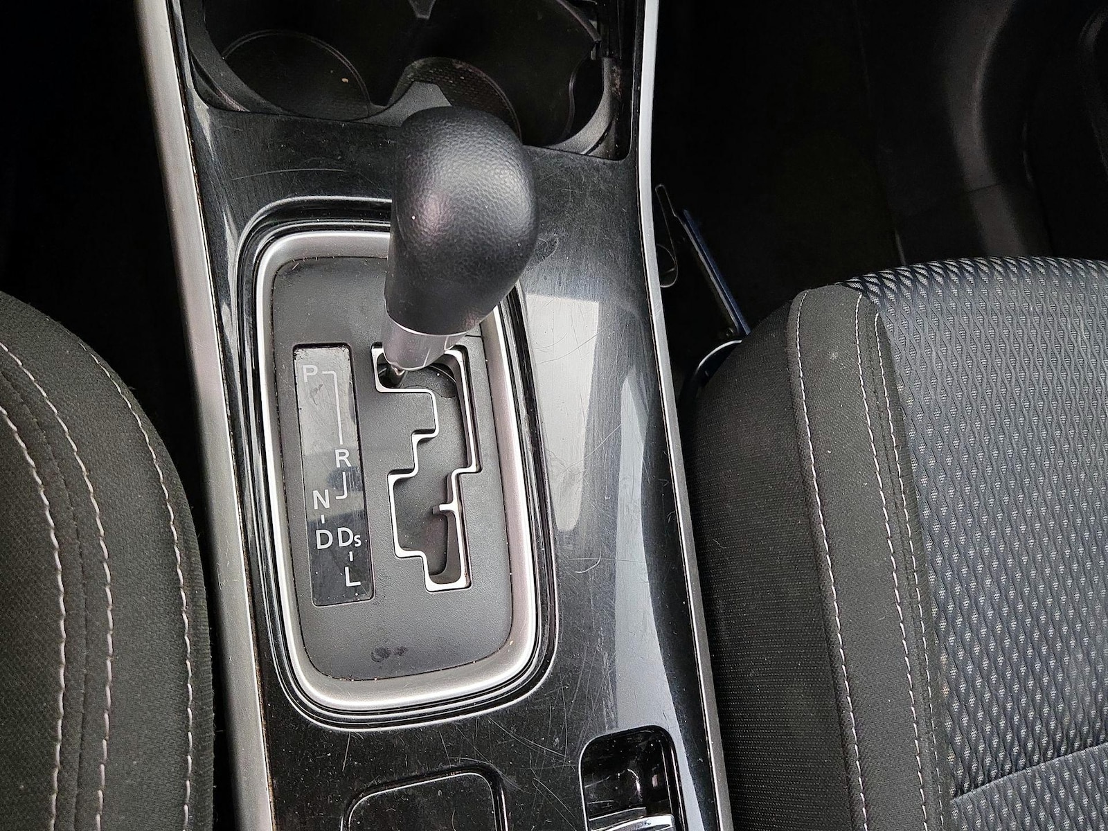 2020 Mitsubishi Outlander ES - Photo 18