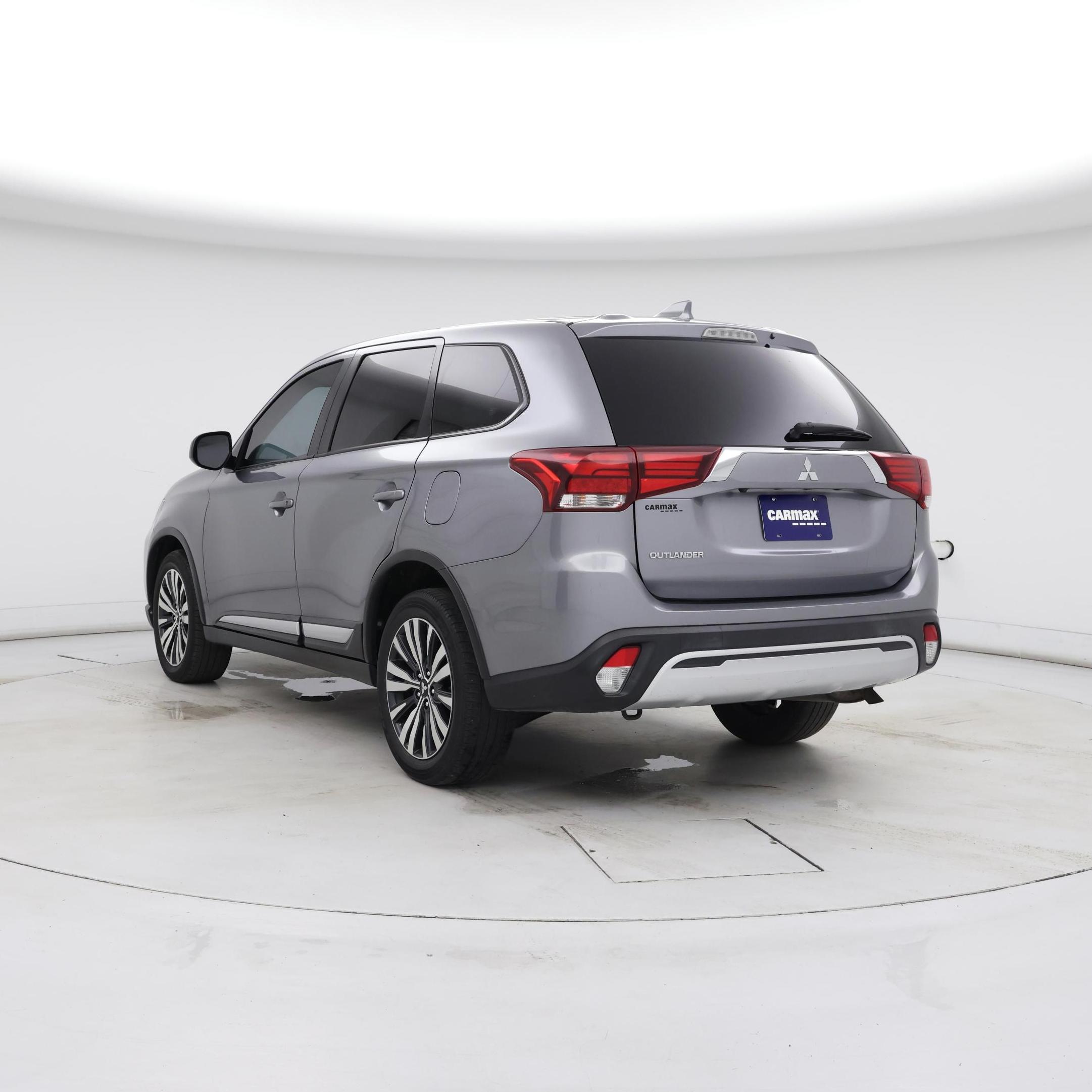 Thumbnail: 2020 Mitsubishi Outlander - 2