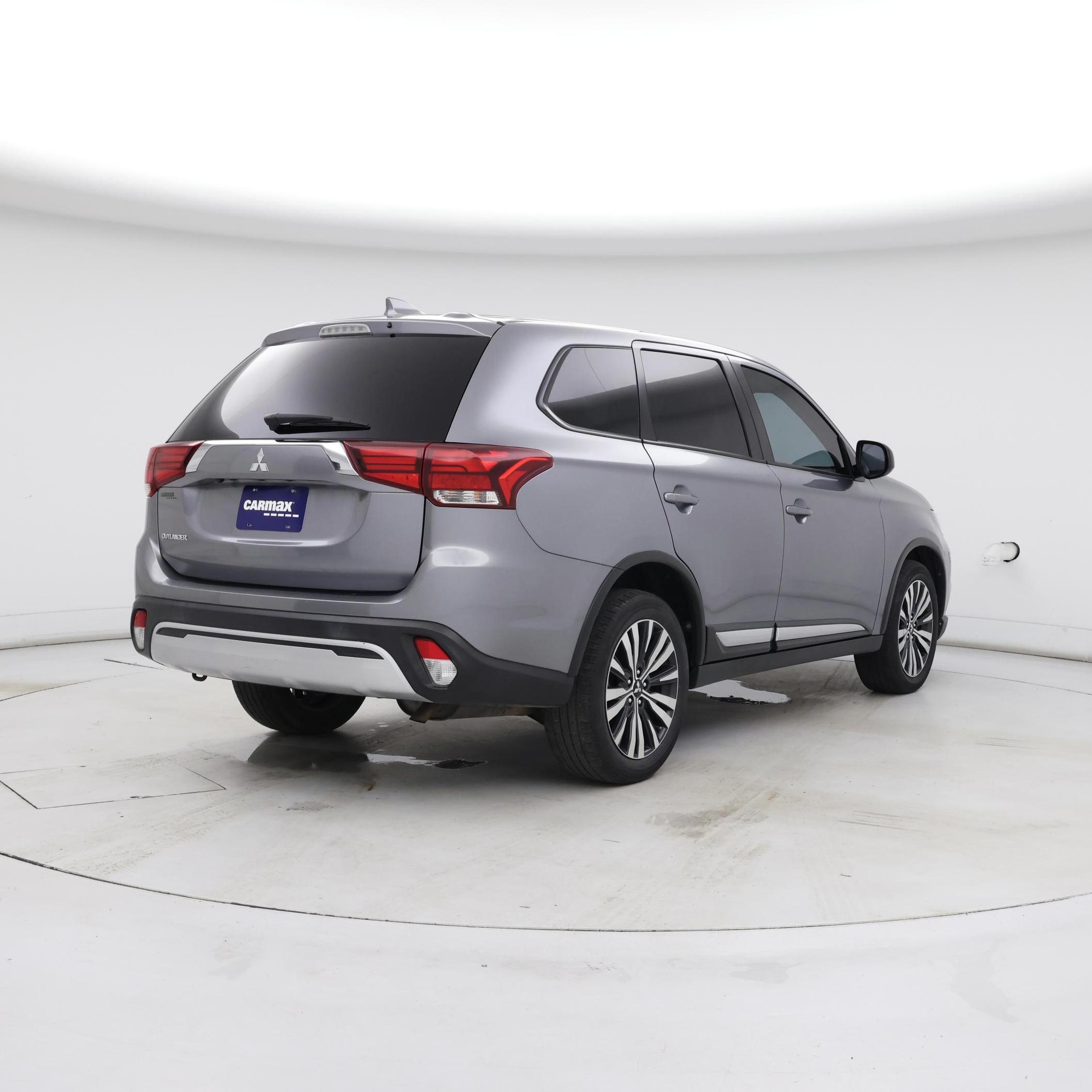 Thumbnail: 2020 Mitsubishi Outlander - 8