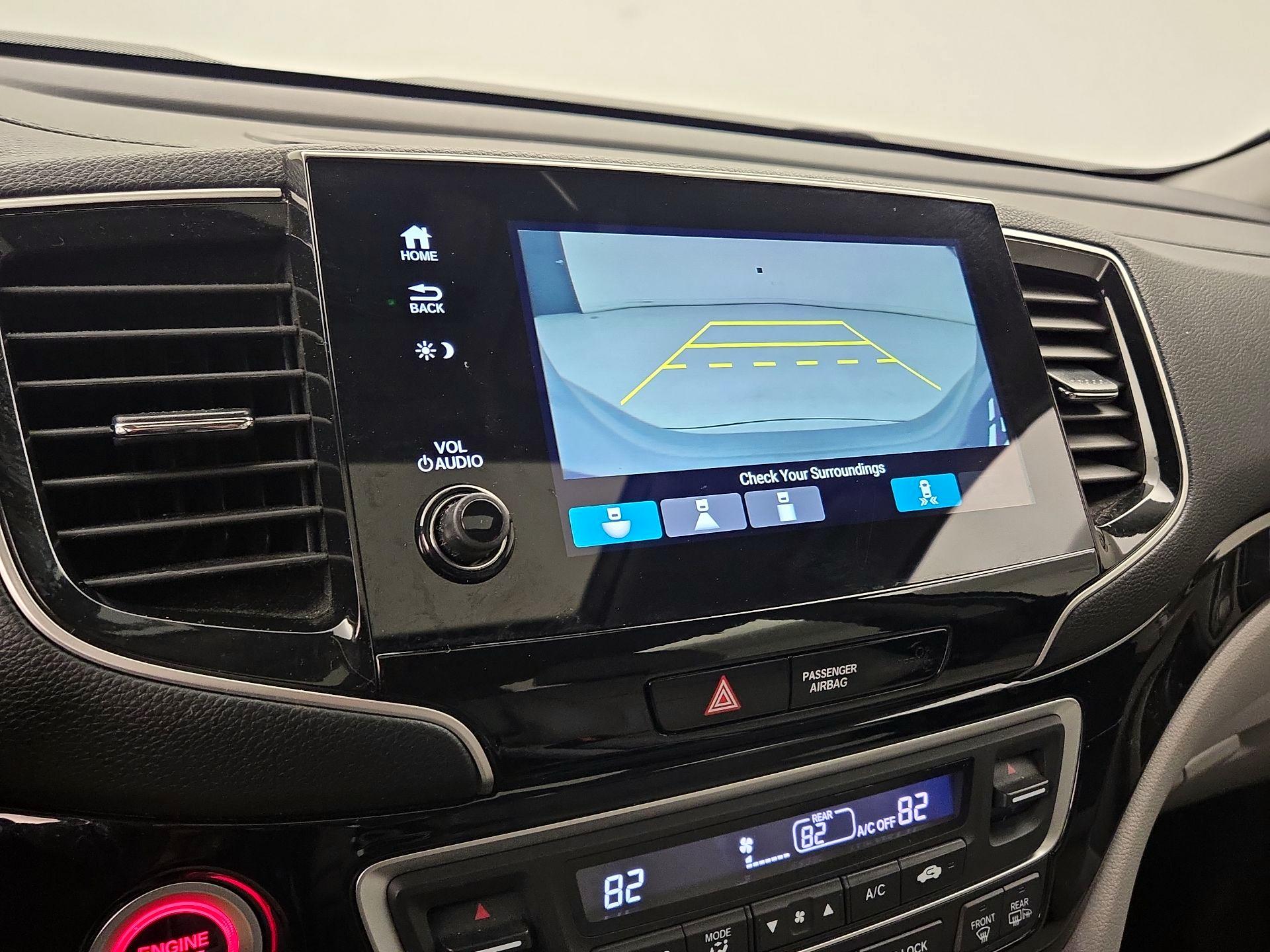 Thumbnail: 2019 Honda Pilot - 15
