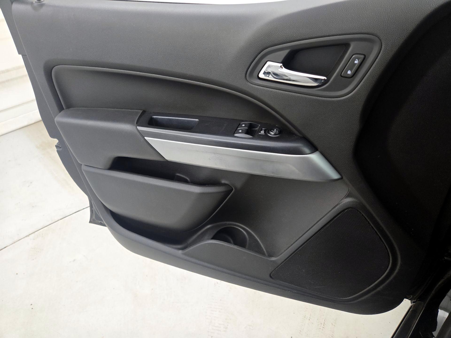 Thumbnail: 2017 Chevrolet Colorado - 12