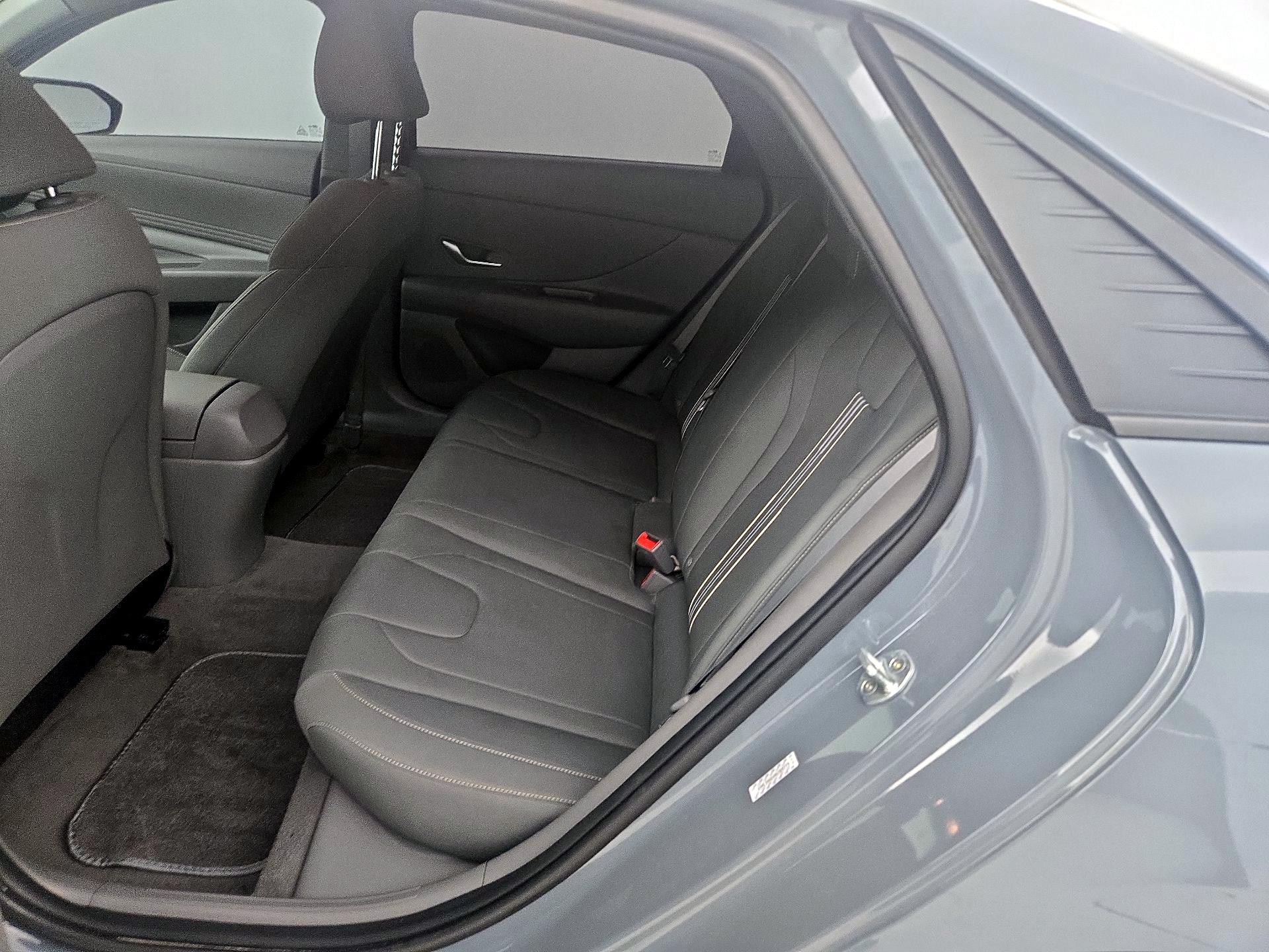 Thumbnail: 2022 Hyundai Elantra - 19