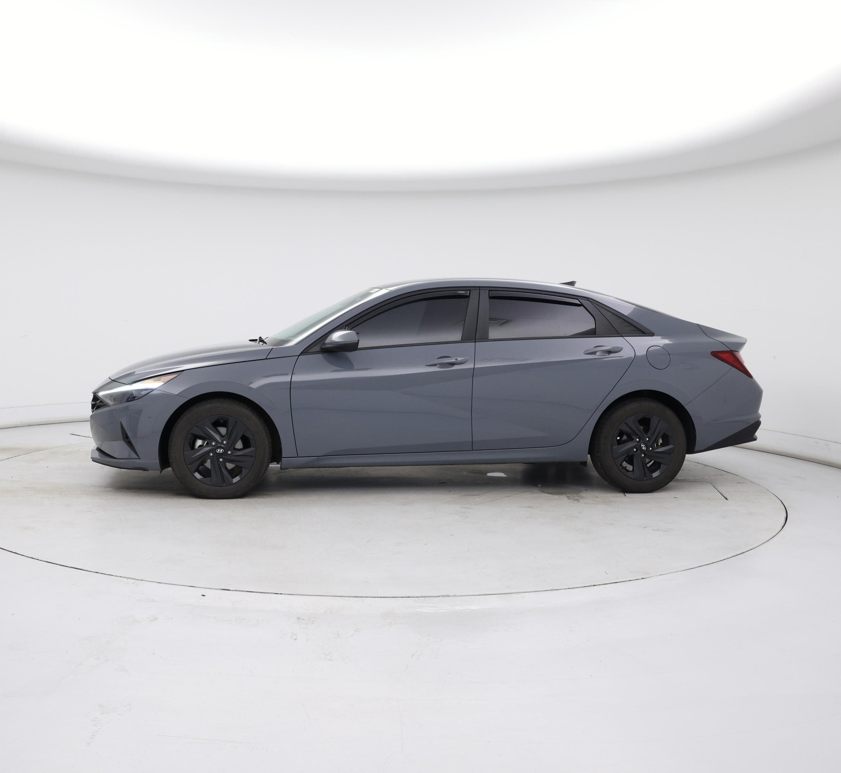 Thumbnail: 2022 Hyundai Elantra - 3