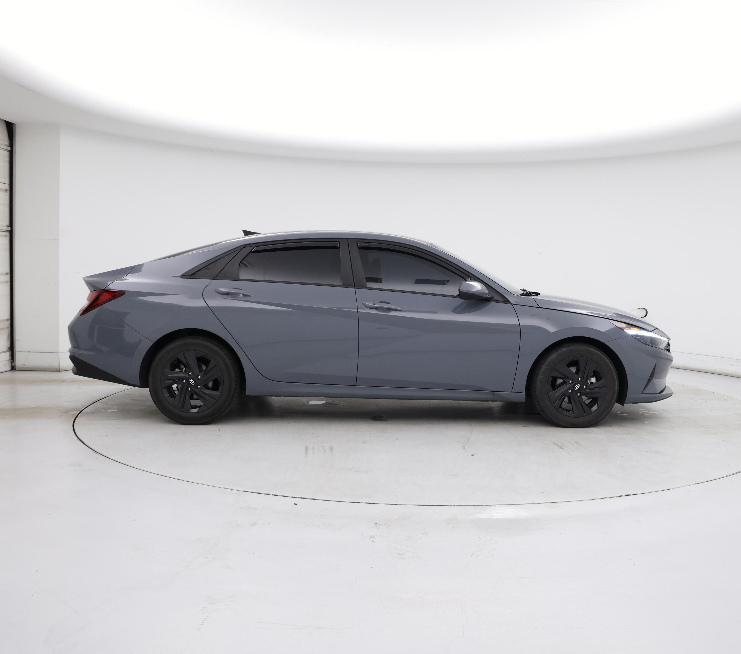 Thumbnail: 2022 Hyundai Elantra - 7