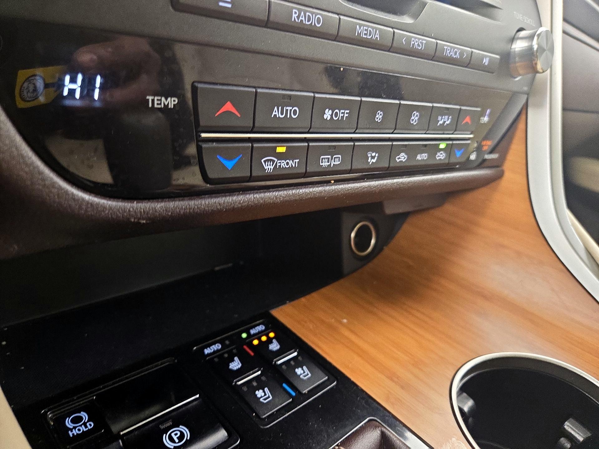 Thumbnail: 2016 Lexus RX - 17