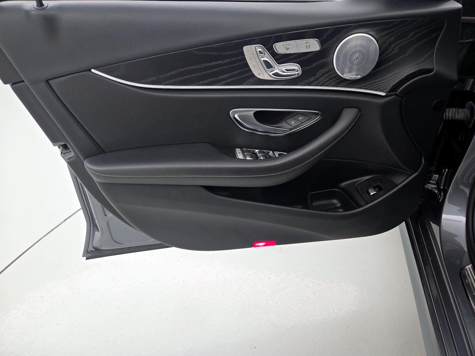 Thumbnail: 2018 Mercedes-Benz E-Class - 12