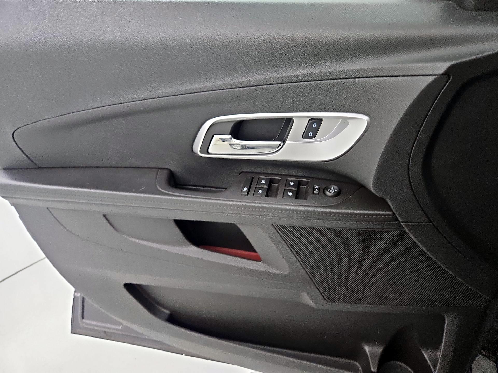 Thumbnail: 2016 Chevrolet Equinox - 12