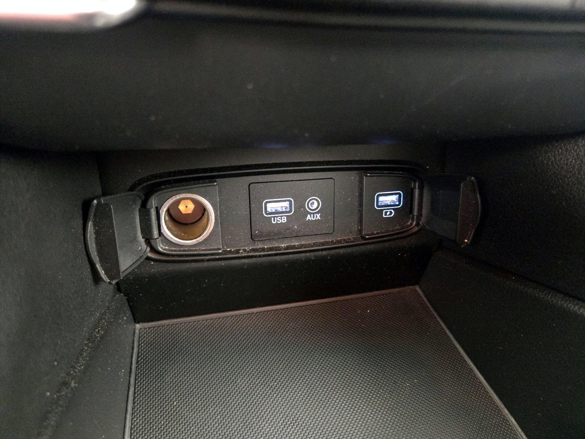 Thumbnail: 2020 Hyundai Santa Fe - 18