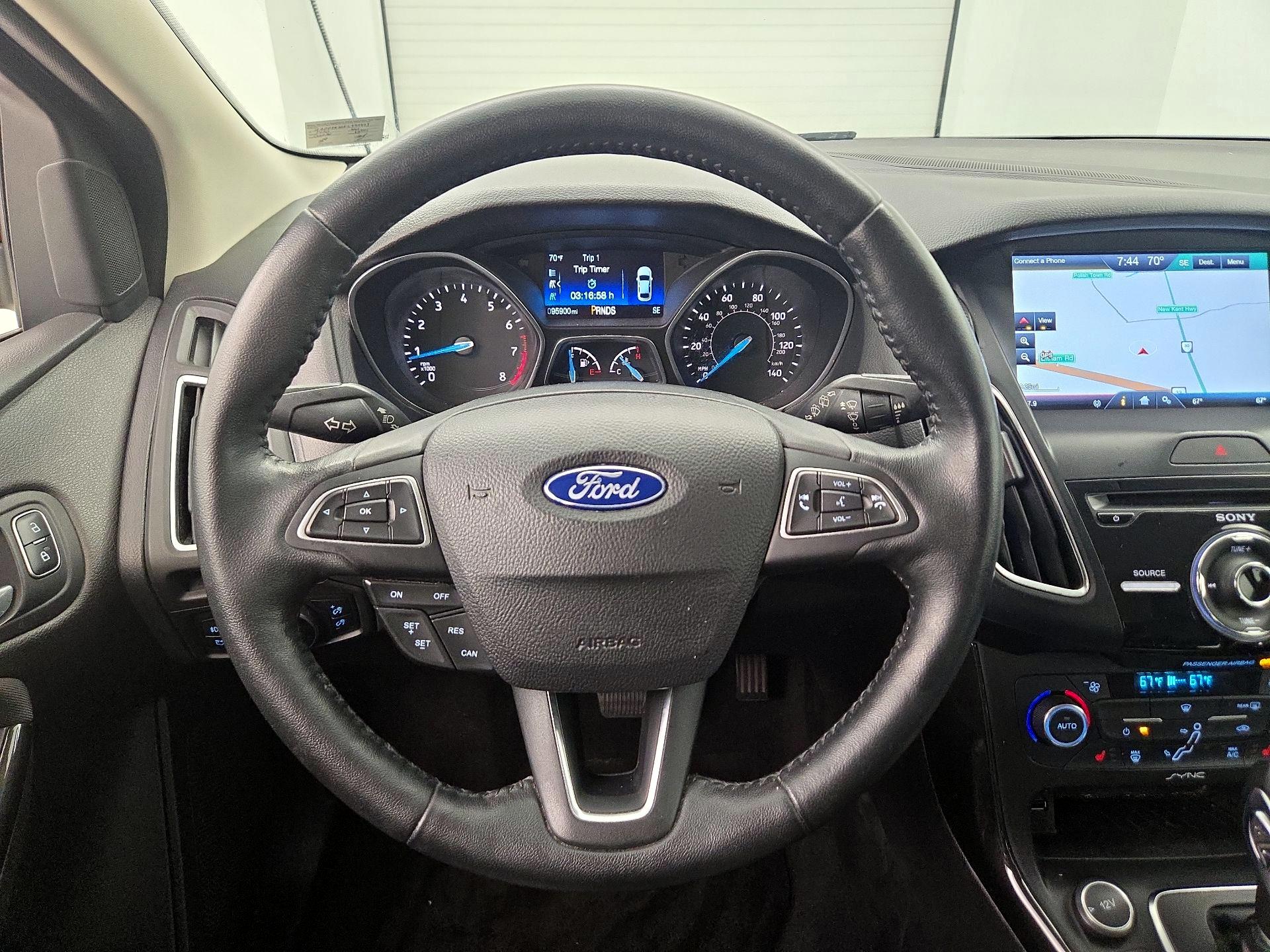 Thumbnail: 2015 Ford Focus - 10