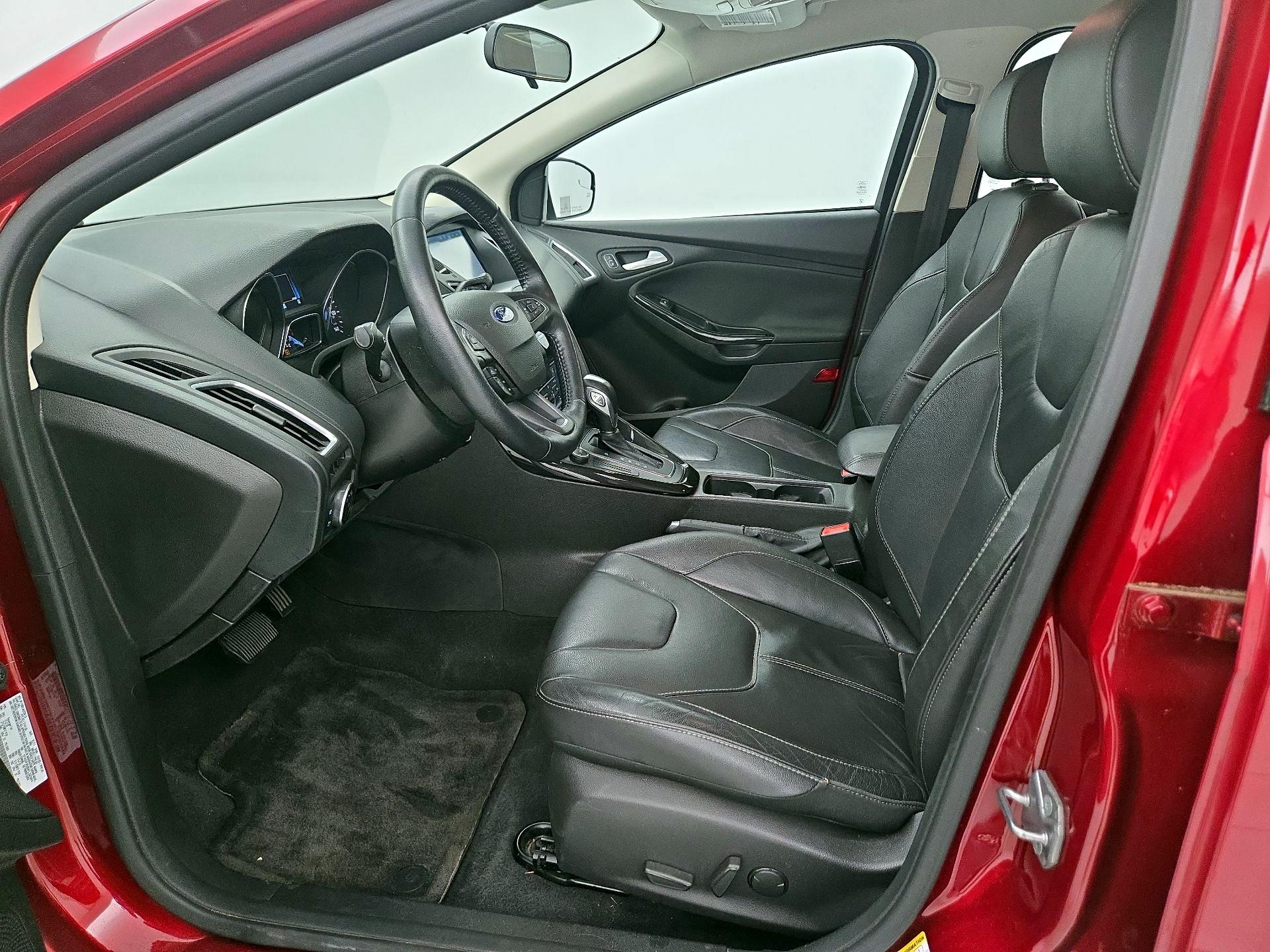 Thumbnail: 2015 Ford Focus - 11