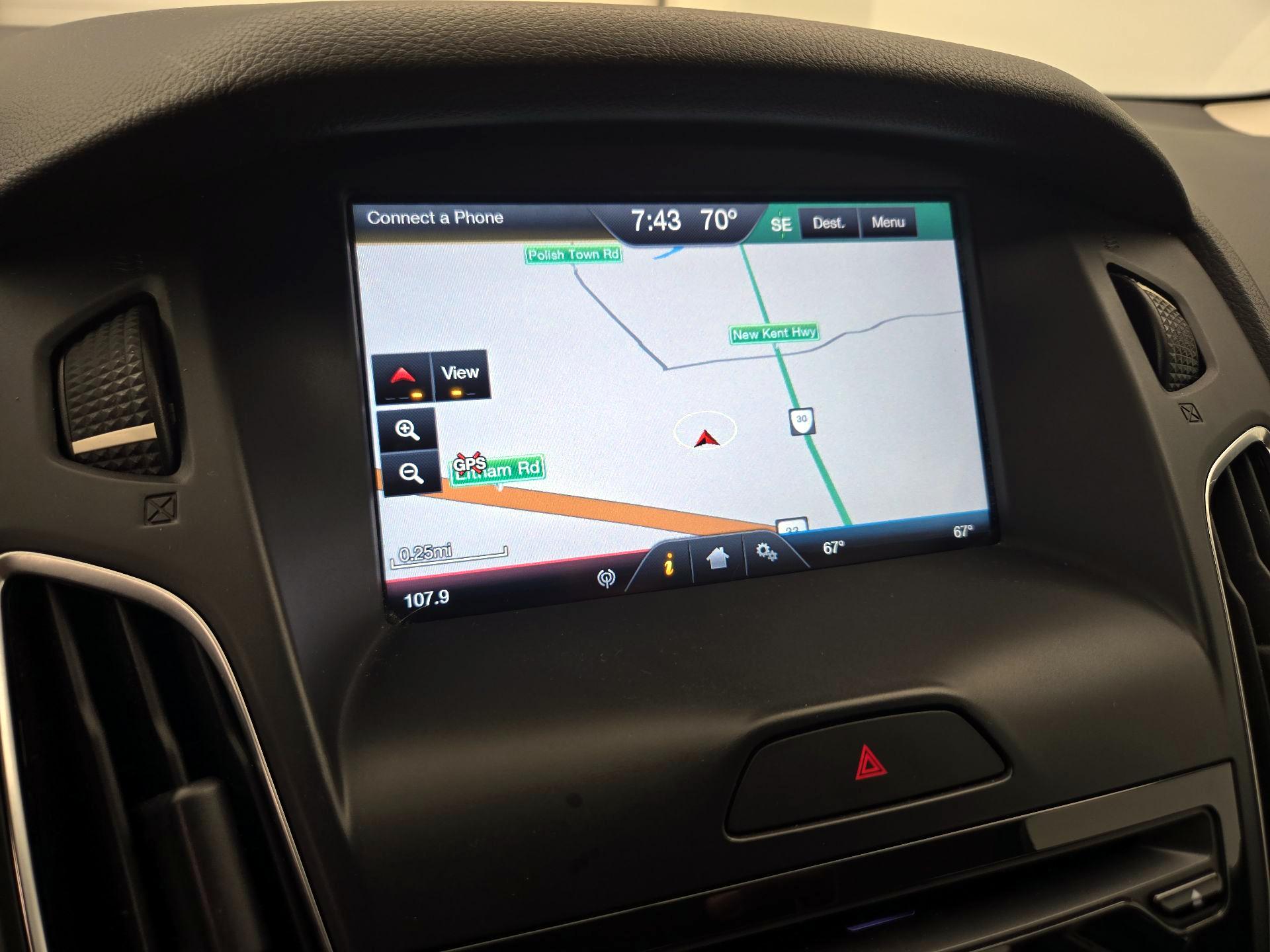 Thumbnail: 2015 Ford Focus - 14