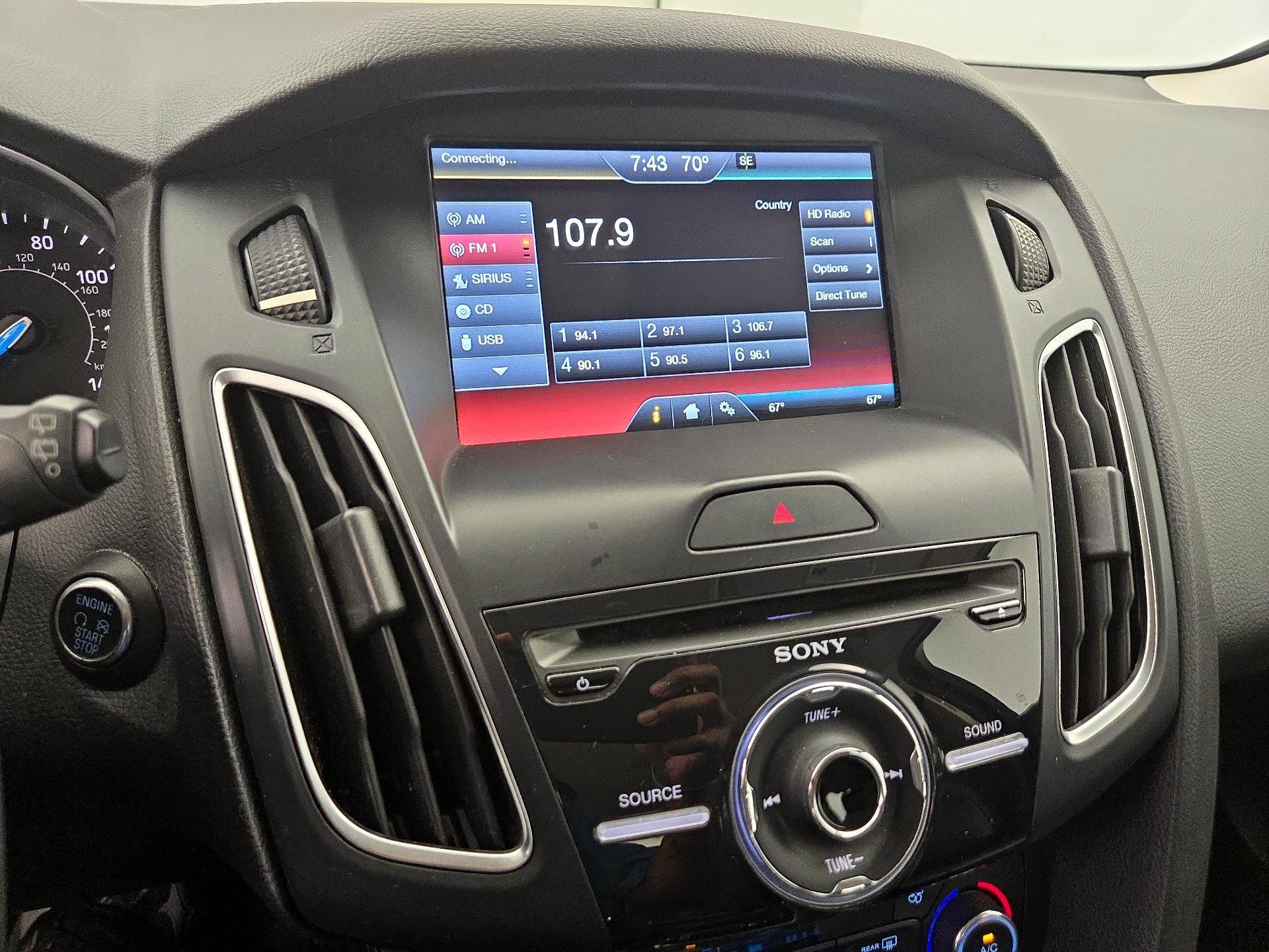 Thumbnail: 2015 Ford Focus - 16