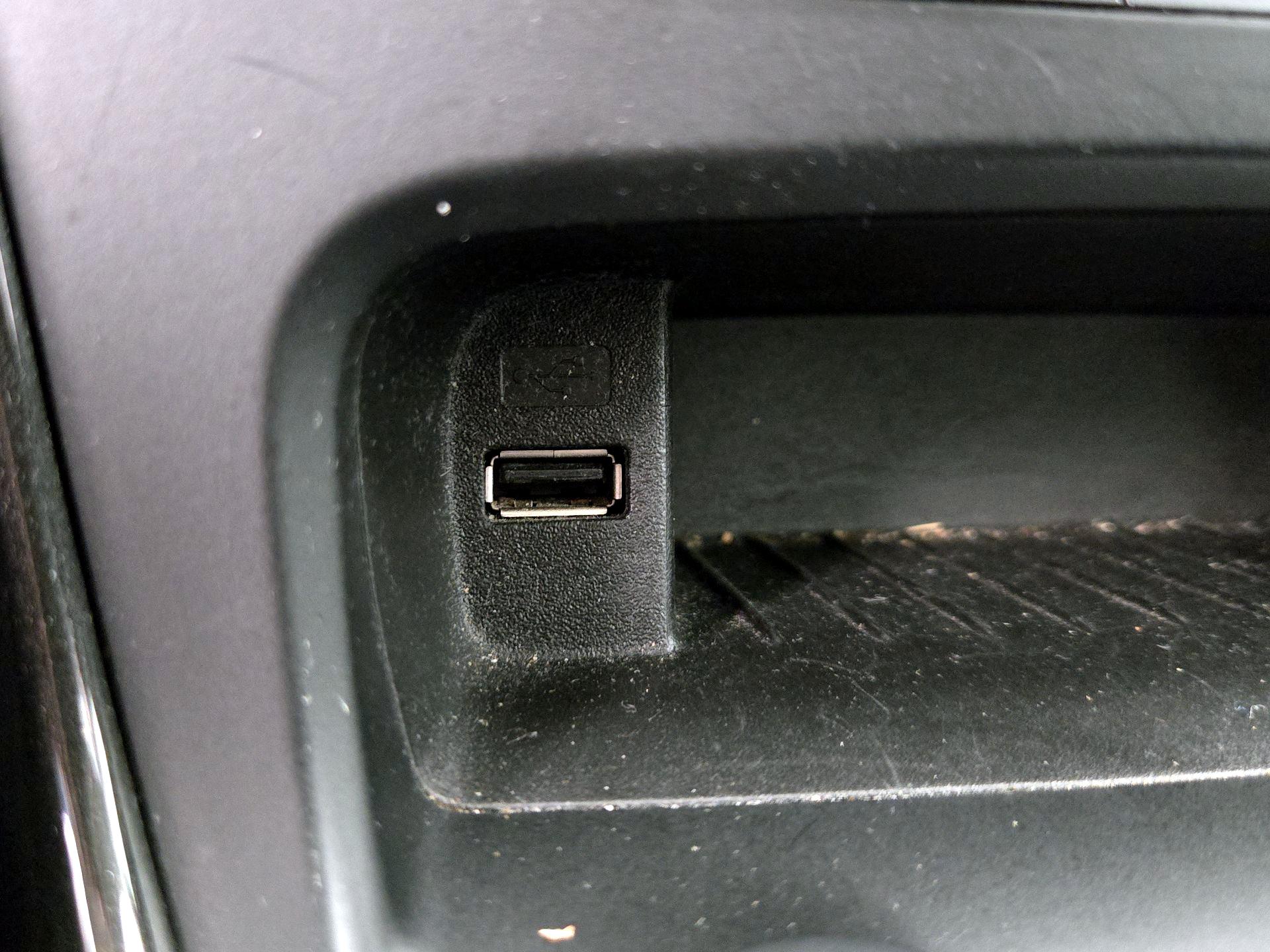 Thumbnail: 2015 Ford Focus - 19