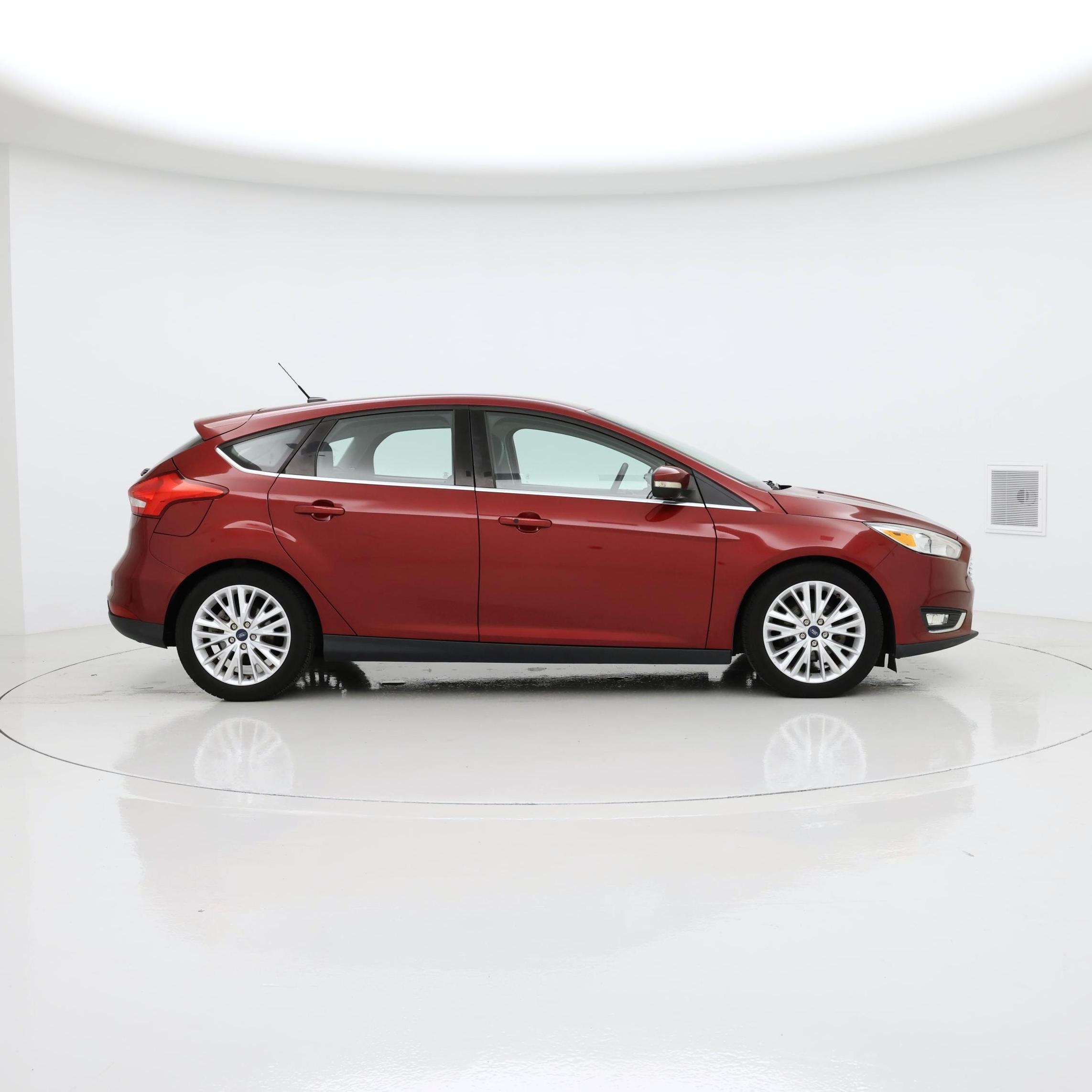 Thumbnail: 2015 Ford Focus - 7