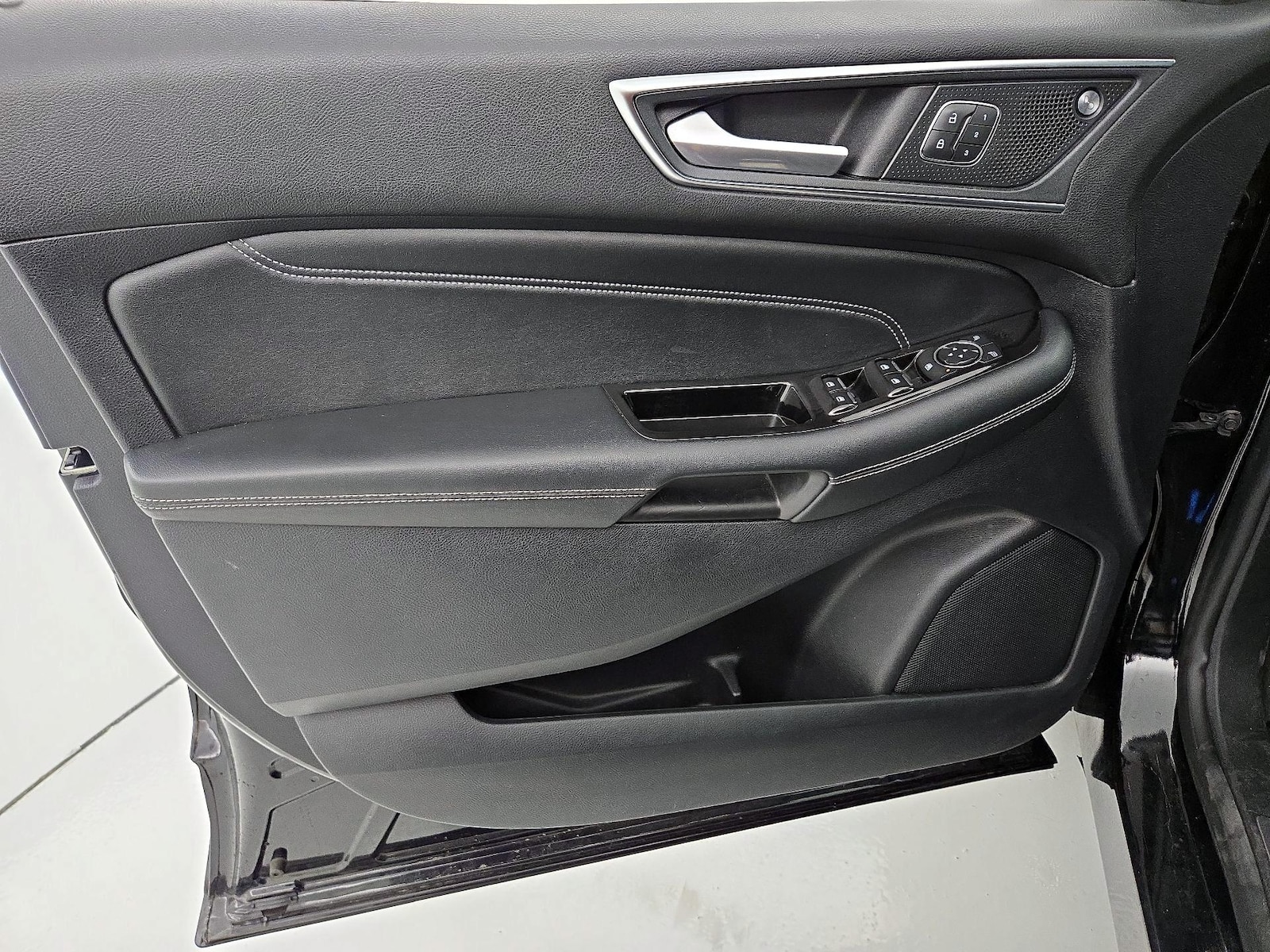 2020 Ford Edge Titanium - Photo 13