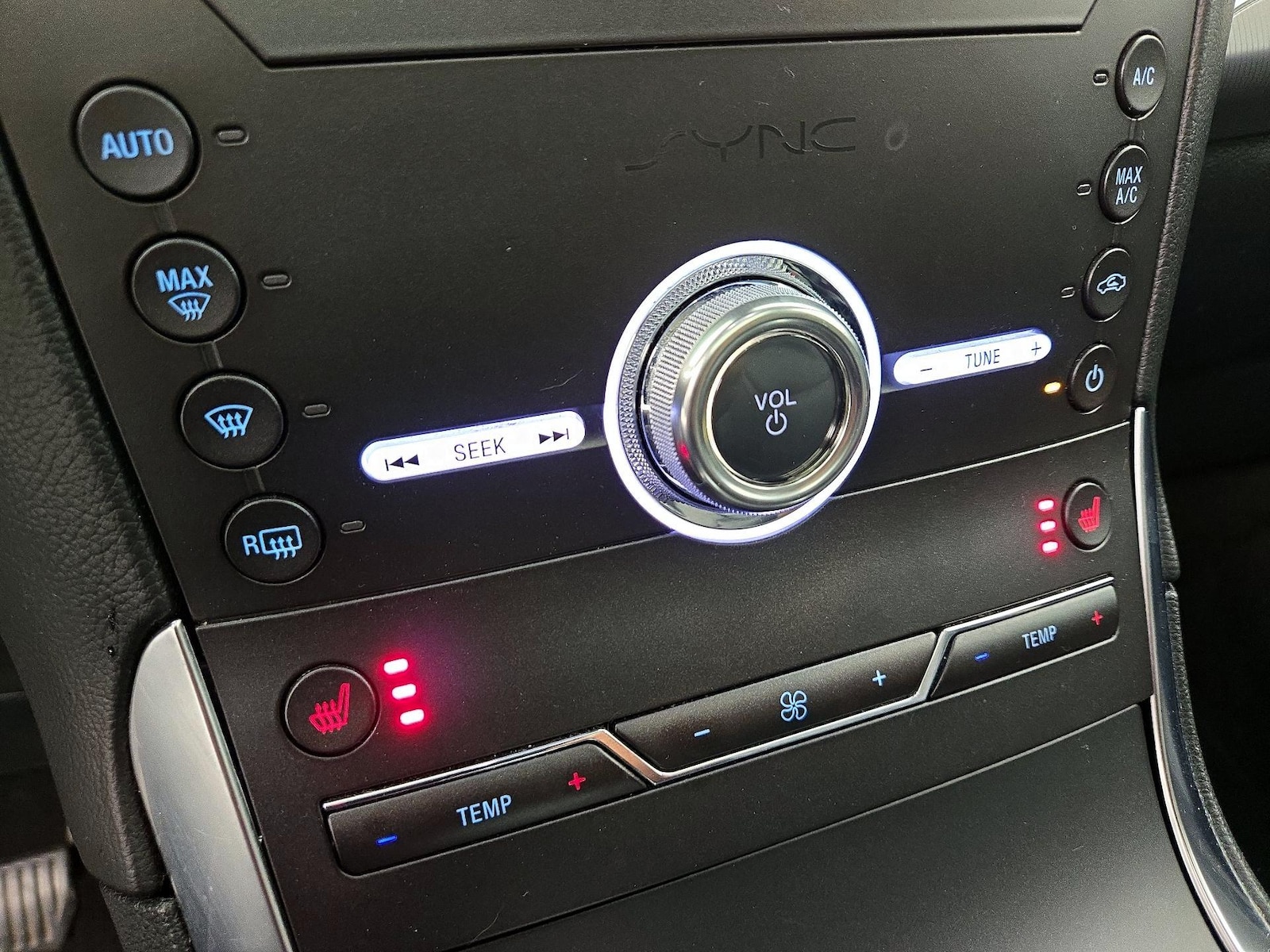 2020 Ford Edge Titanium - Photo 18