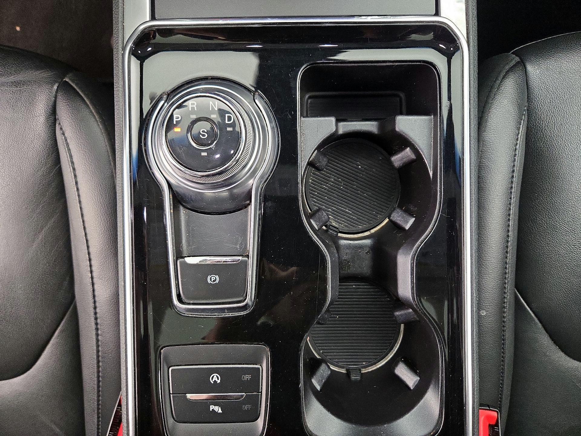 Thumbnail: 2020 Ford Edge - 18