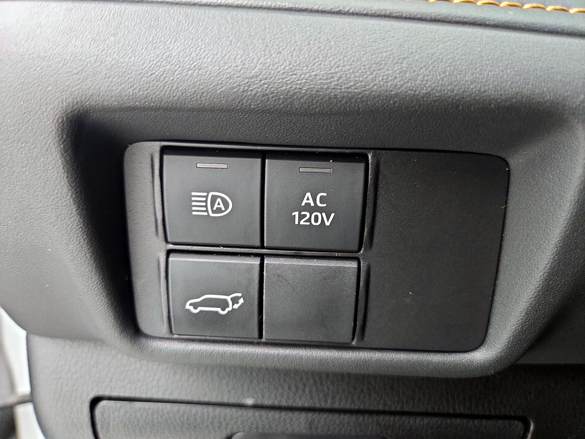 Thumbnail: 2022 Toyota Highlander - 13