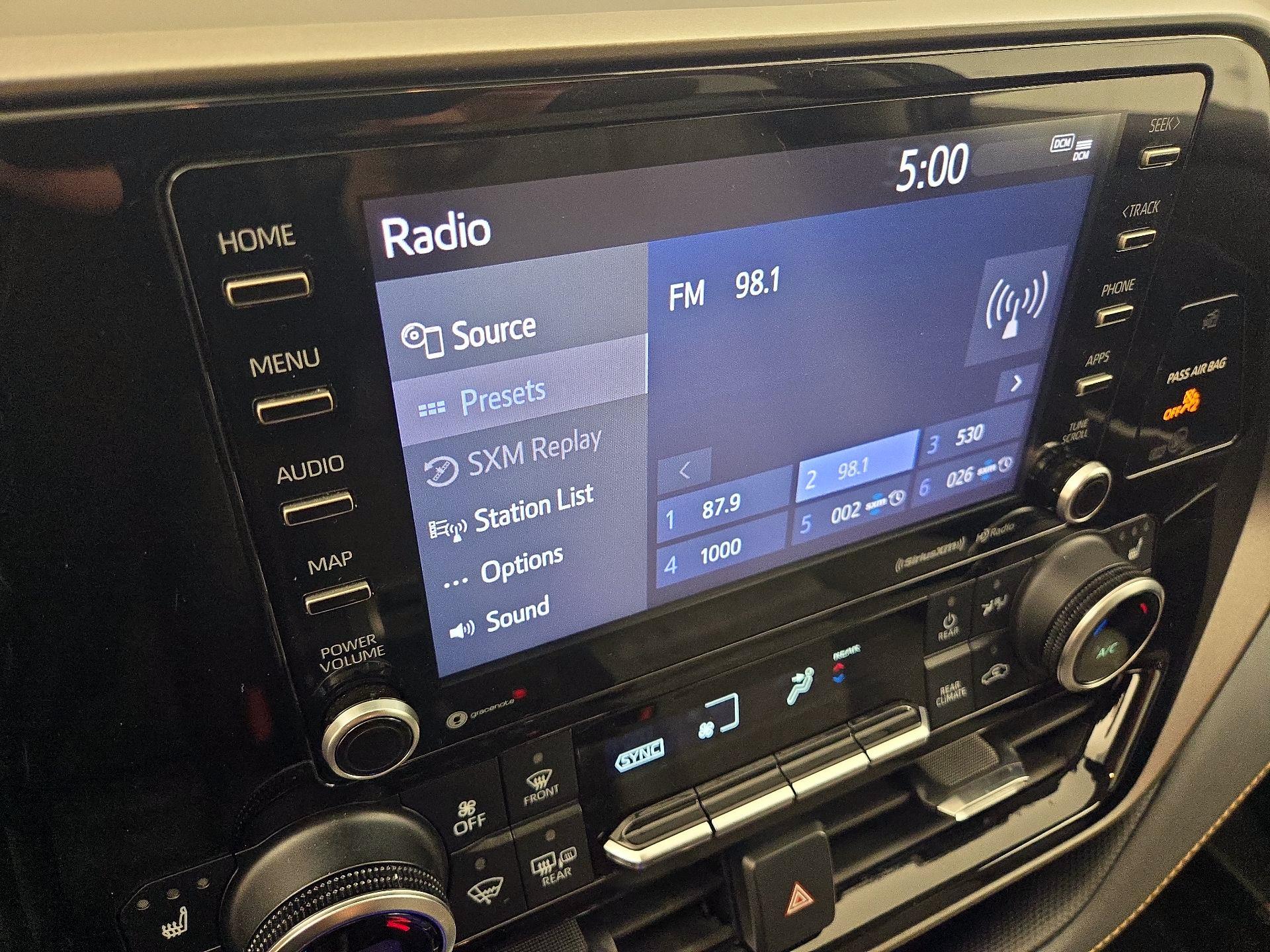 Thumbnail: 2022 Toyota Highlander - 15