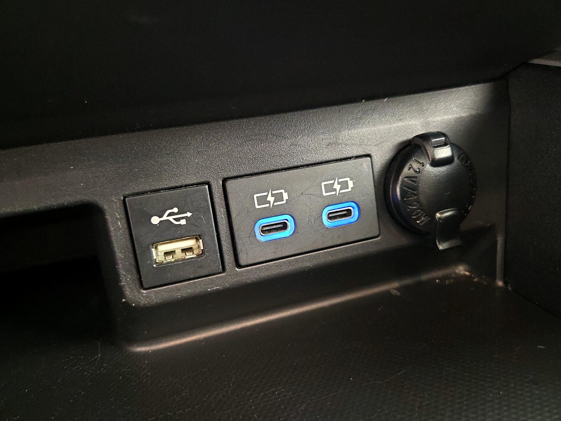 Thumbnail: 2022 Toyota Highlander - 18