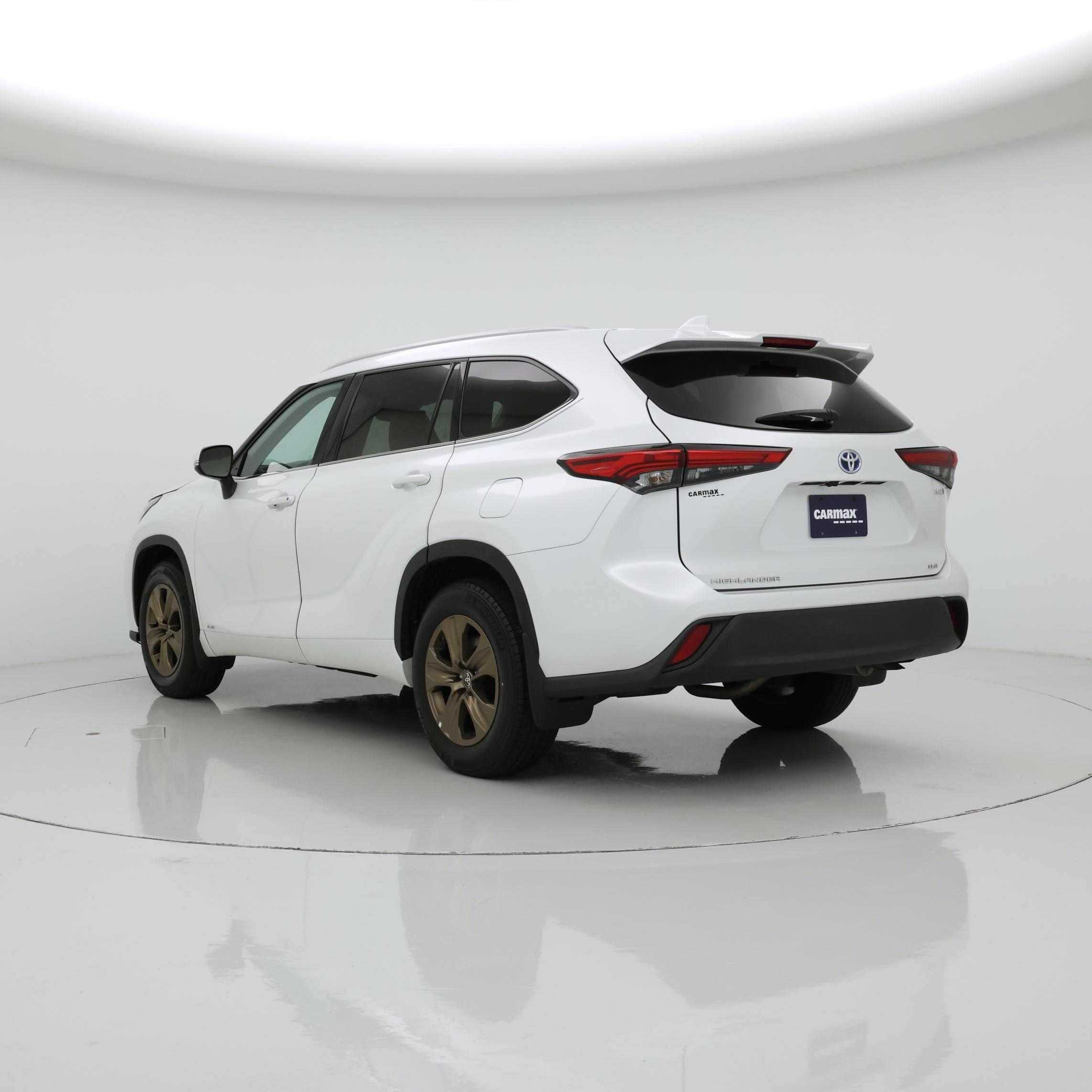 Thumbnail: 2022 Toyota Highlander - 2