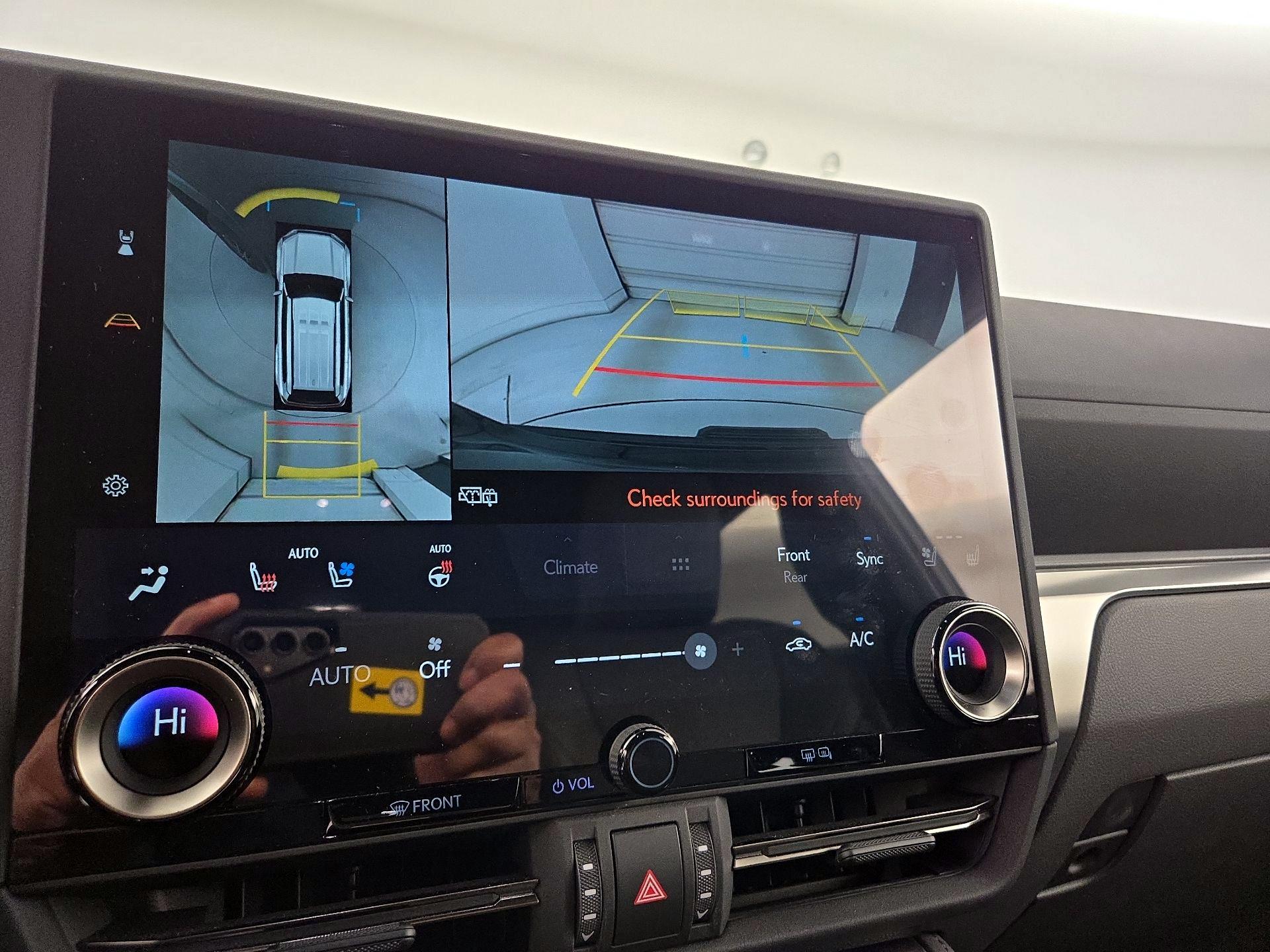 Thumbnail: 2024 Lexus GX - 14