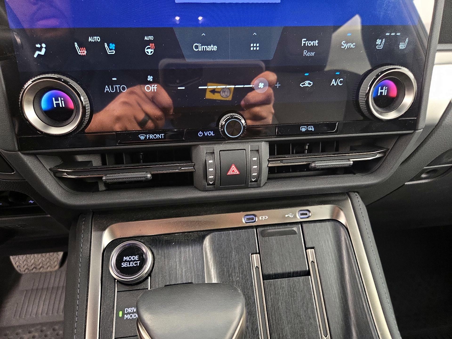 Thumbnail: 2024 Lexus GX - 16