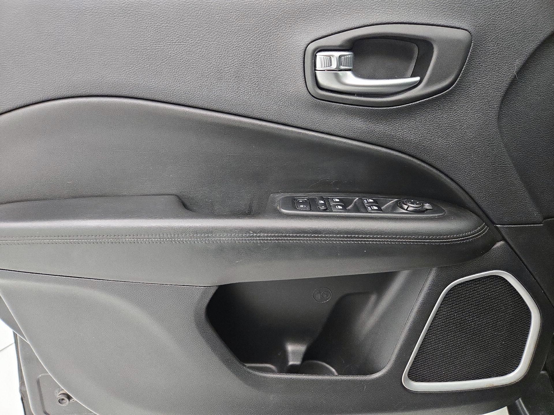 Thumbnail: 2019 Jeep Compass - 12