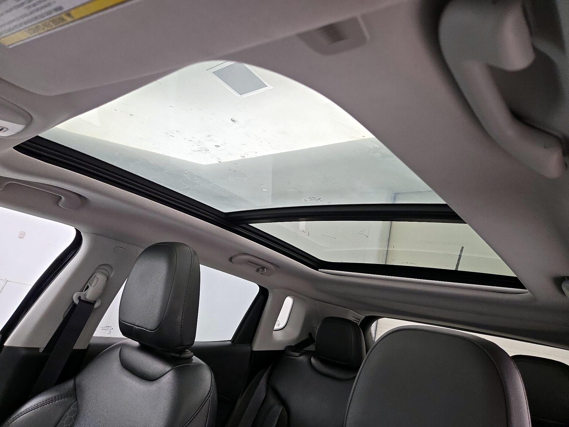 Thumbnail: 2019 Jeep Compass - 20