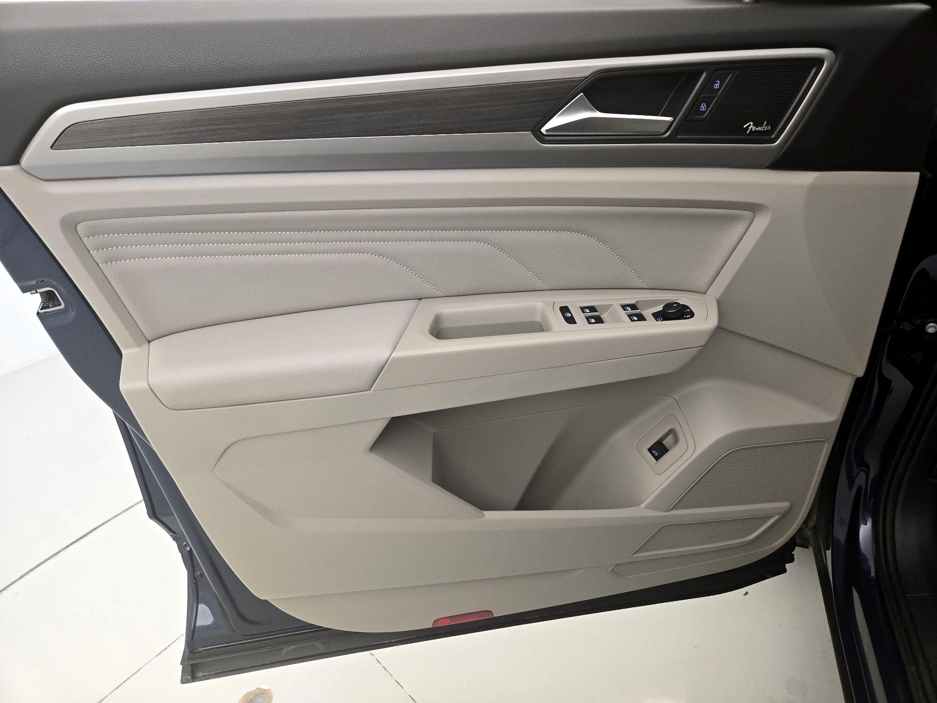 Thumbnail: 2021 Volkswagen Atlas - 12