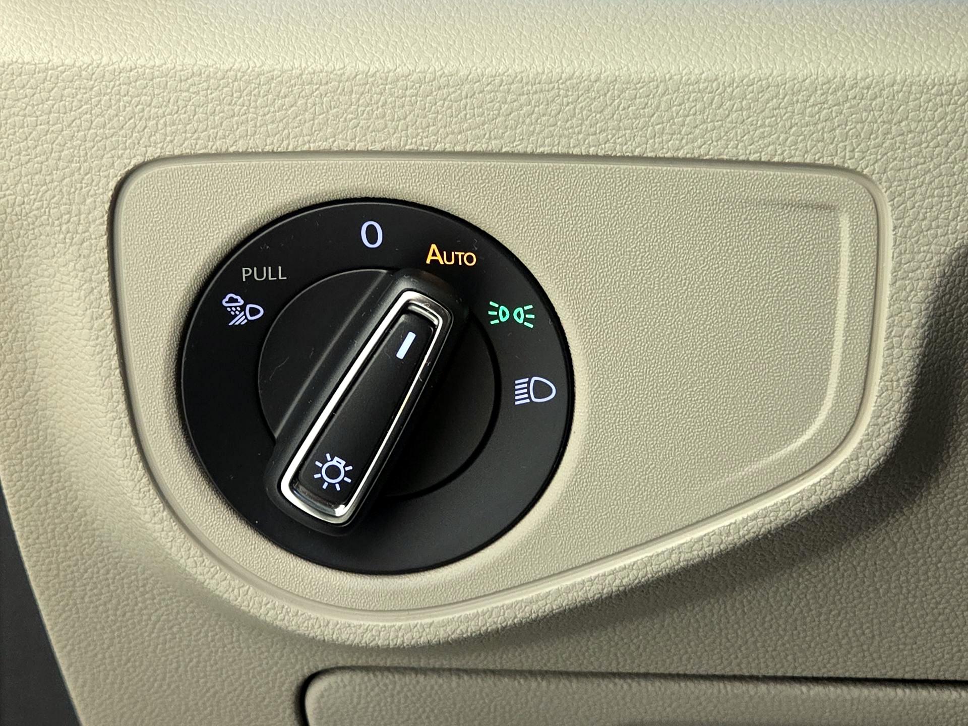 Thumbnail: 2021 Volkswagen Atlas - 13