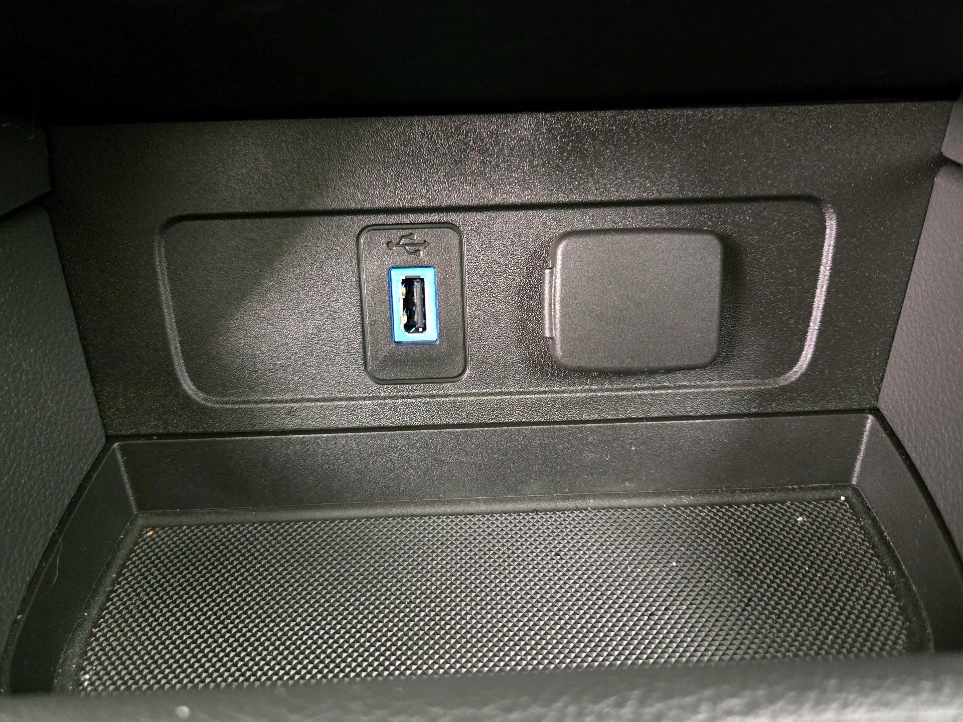 Thumbnail: 2018 Ford Escape - 18