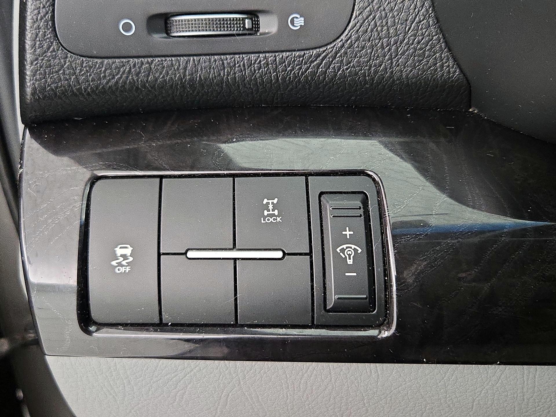 Thumbnail: 2014 Kia Sorento - 13