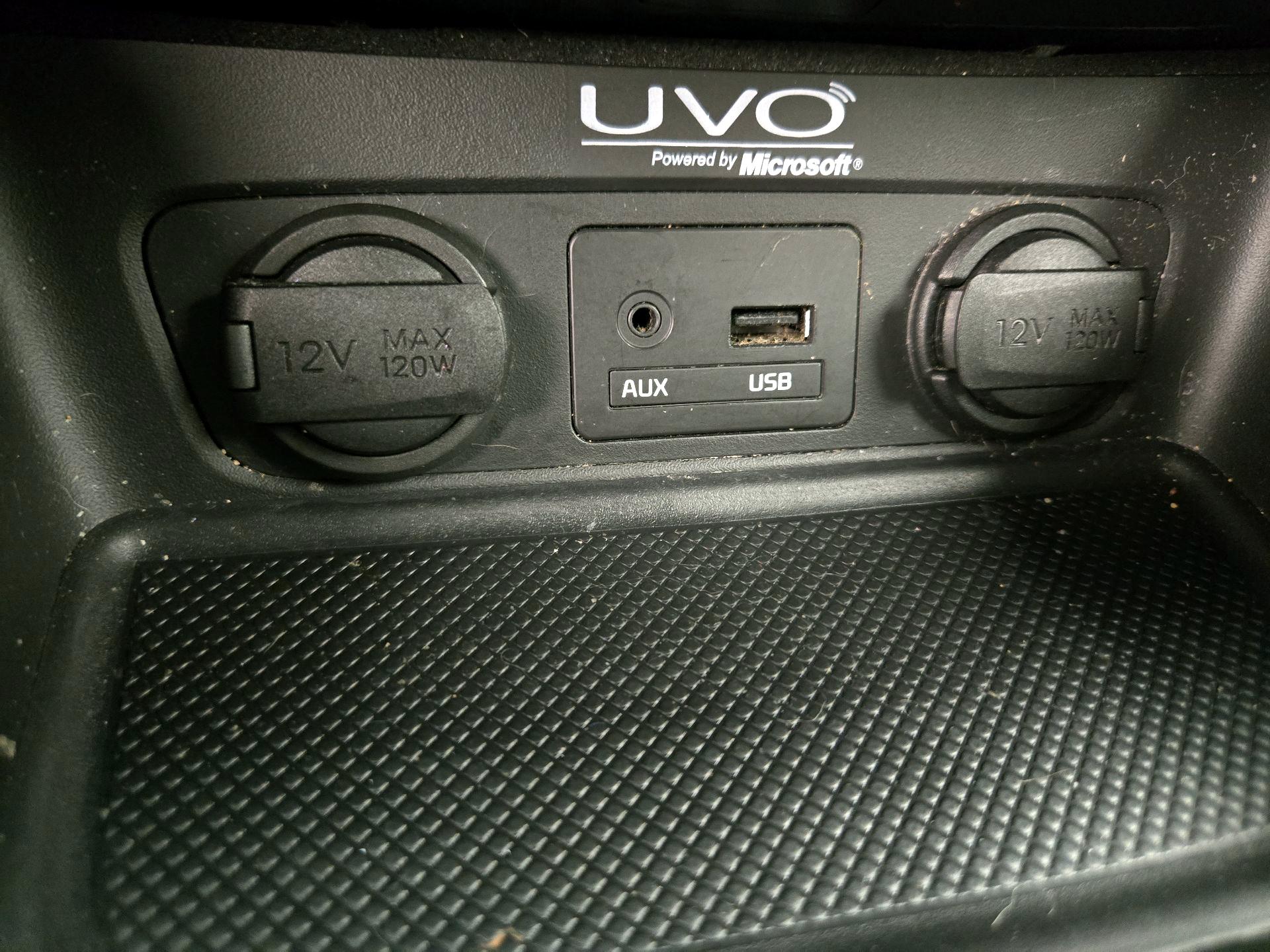 Thumbnail: 2014 Kia Sorento - 18